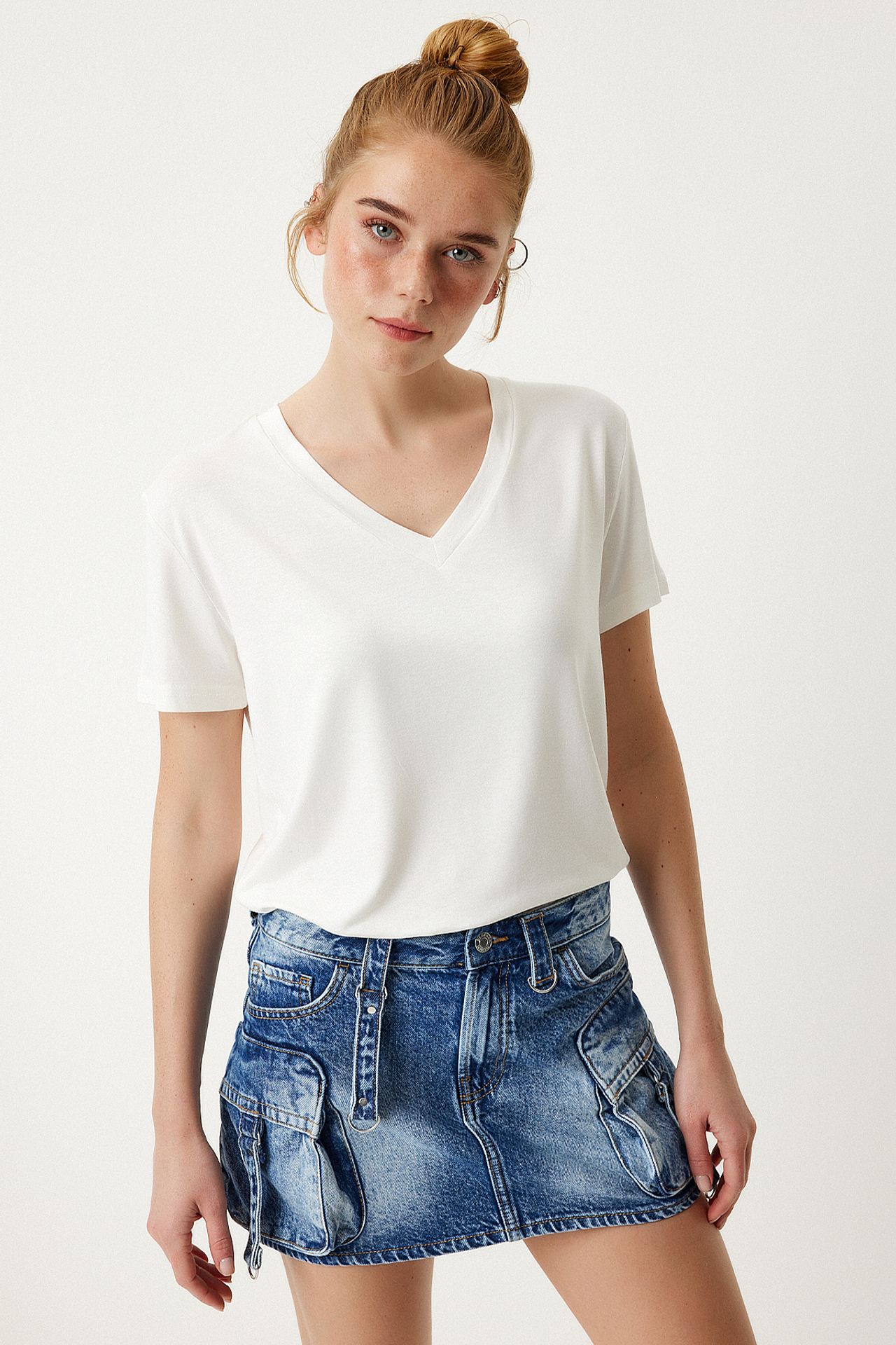 ISTANBUL V-Neck Short Sleeve Plain T-Shirt 1