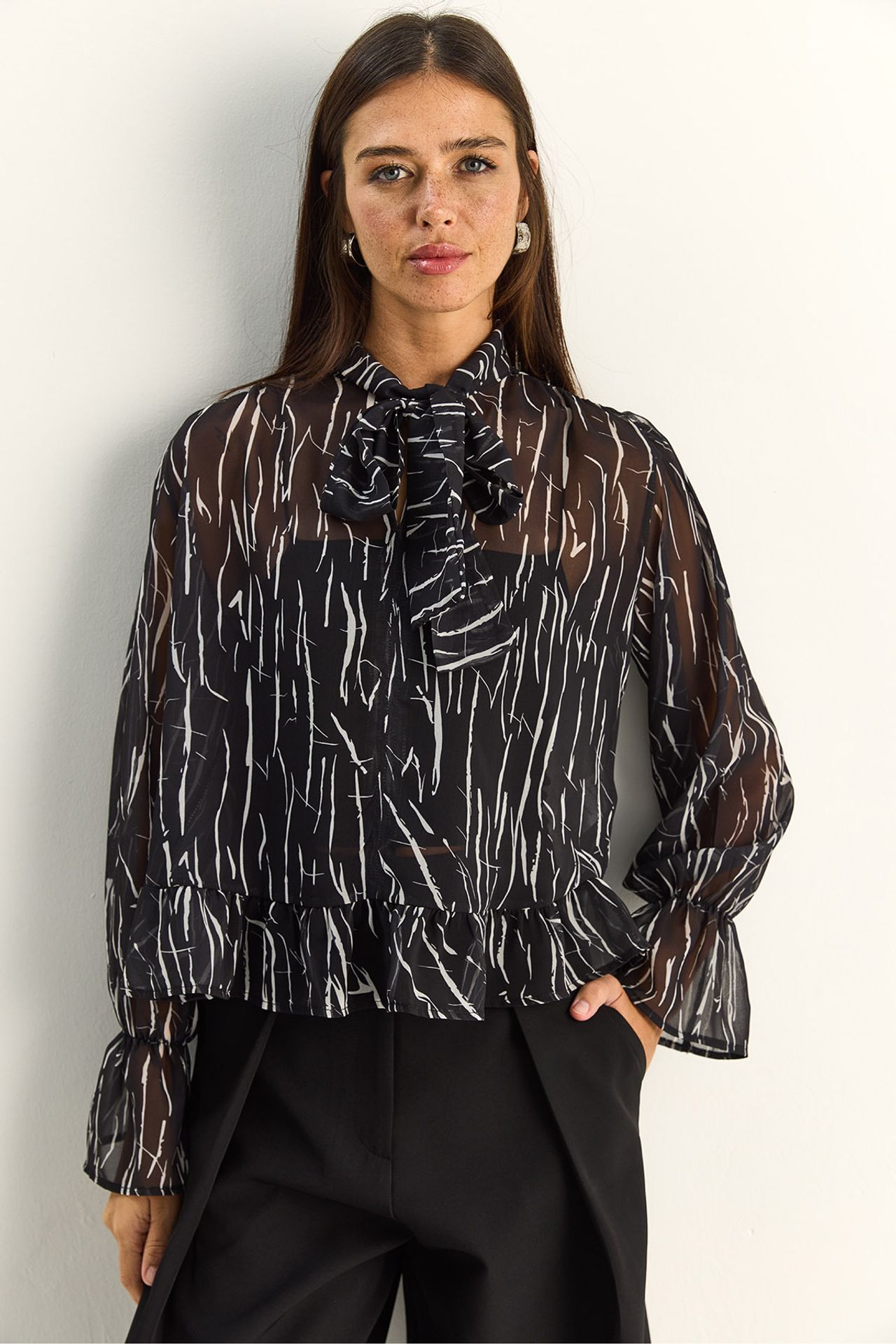 LUCCI Abstract Print Choker Collar Chiffon Blouse with Tie Detail 2