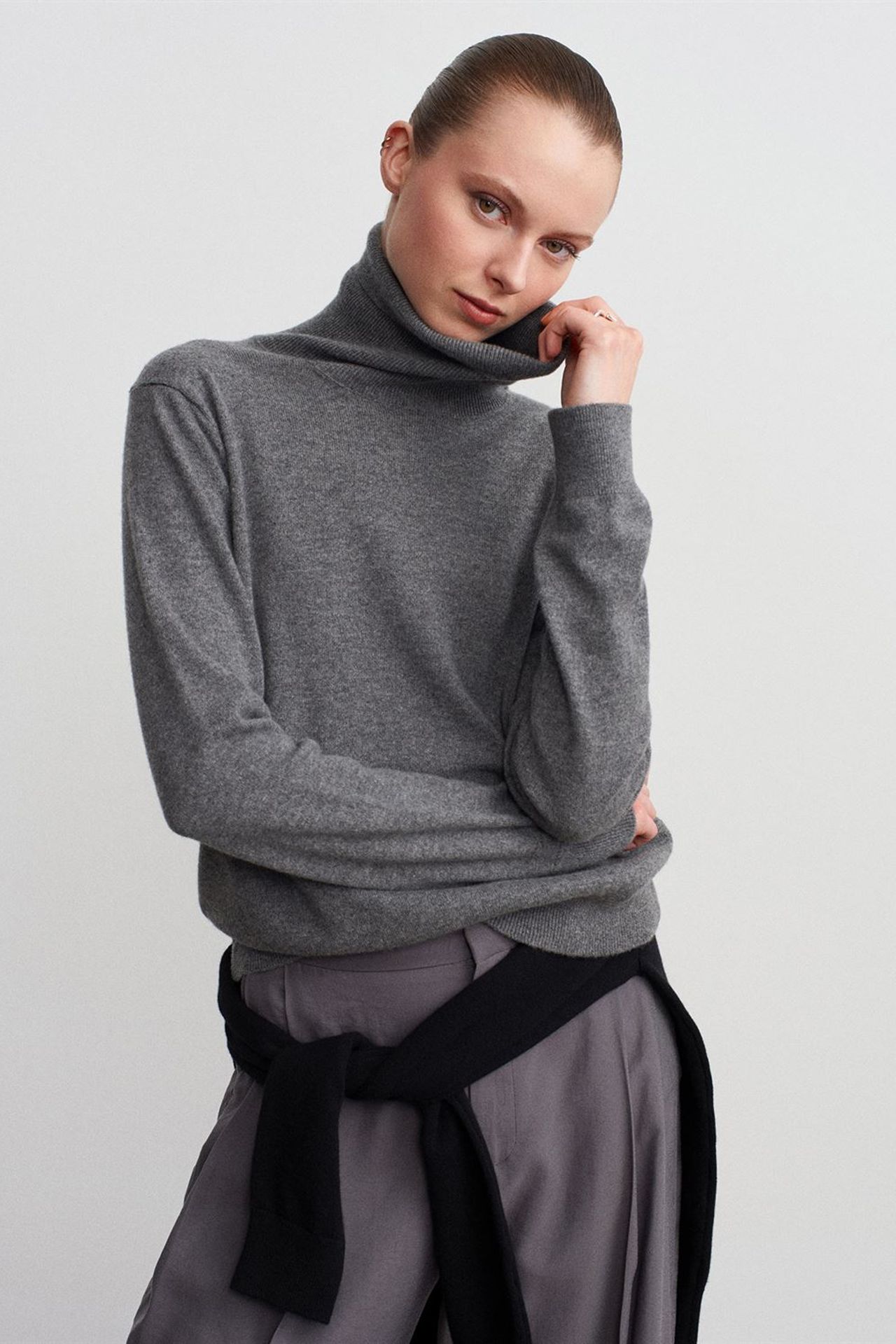DILVIN Women's Cashmere Turtleneck Sweater 1