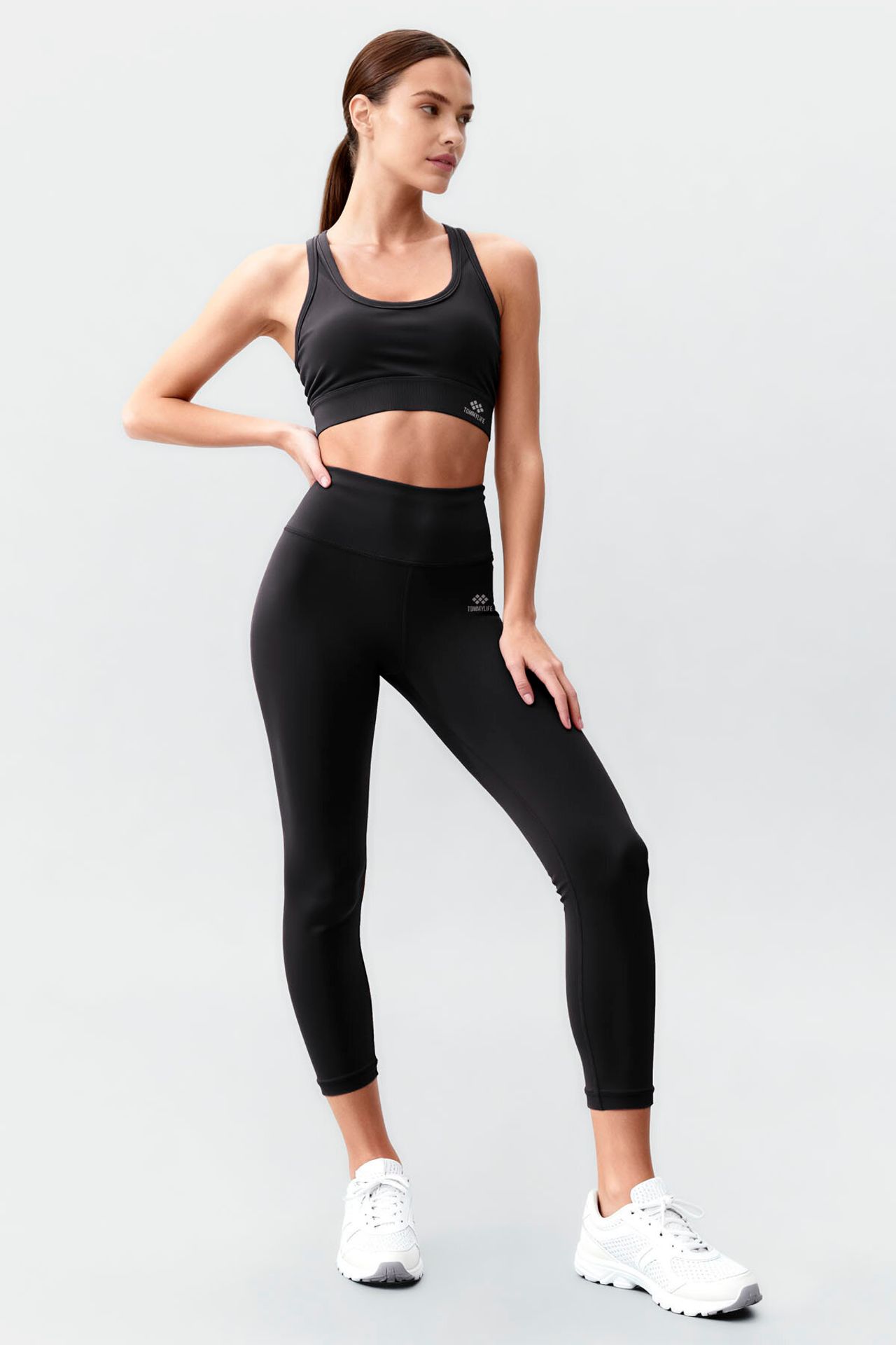 TOMMY Sleeveless Athletic Set With Leggings 2