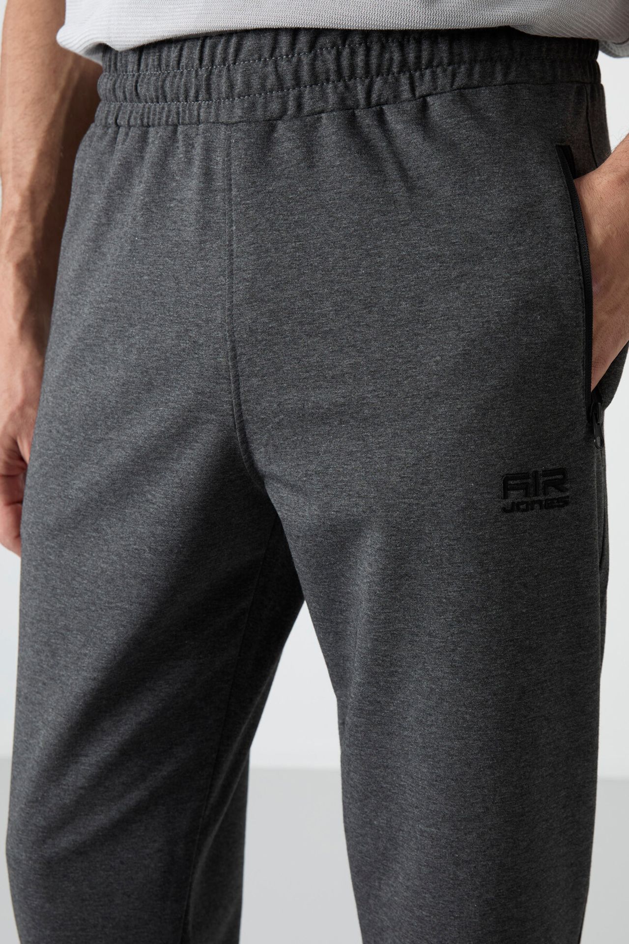 TOMMY Men's Solid Jogger Sweatpants 3