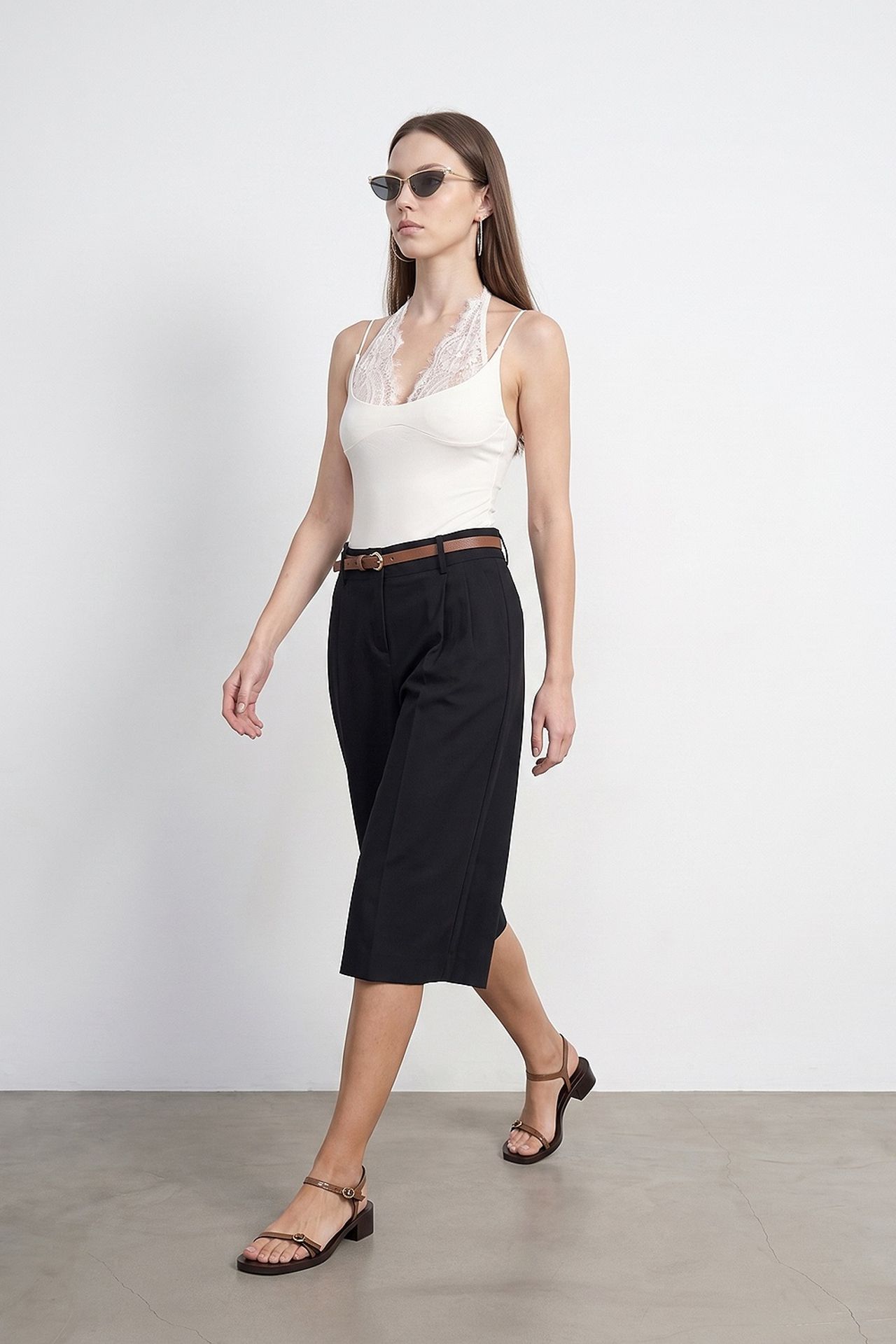 DILVIN Embroidered Cut-out Sleeveless Bodysuit