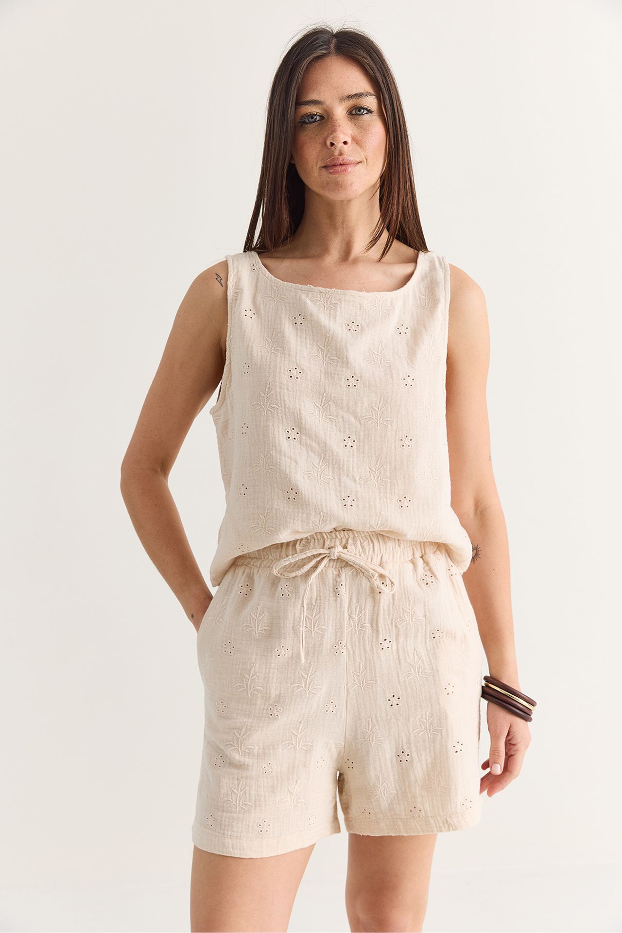 LUCCI Short High Waist Two-Piece Coord Set with Button Closure 2