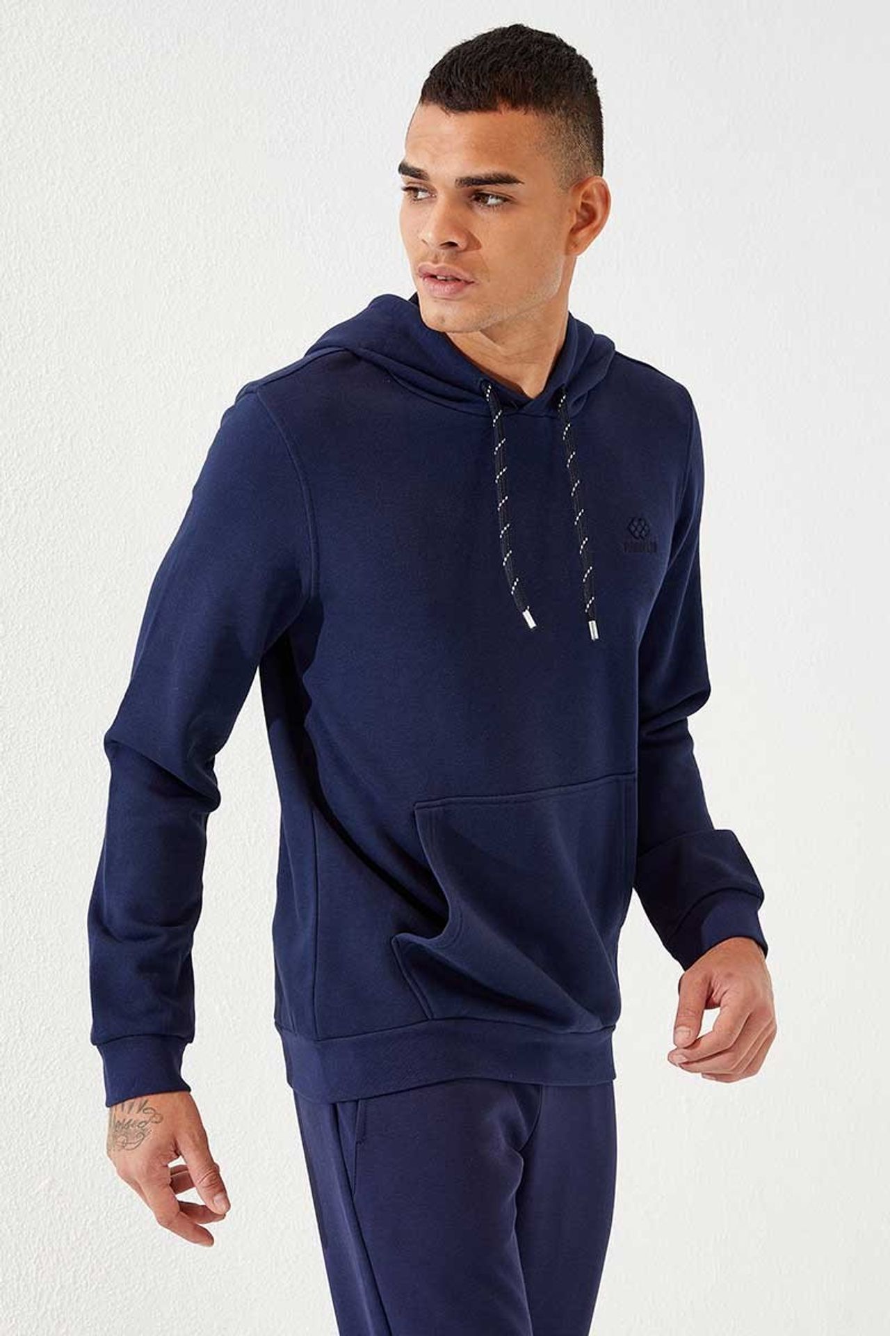 TOMMY Men's Solid Hooded Sweatshirt With Pocket 6
