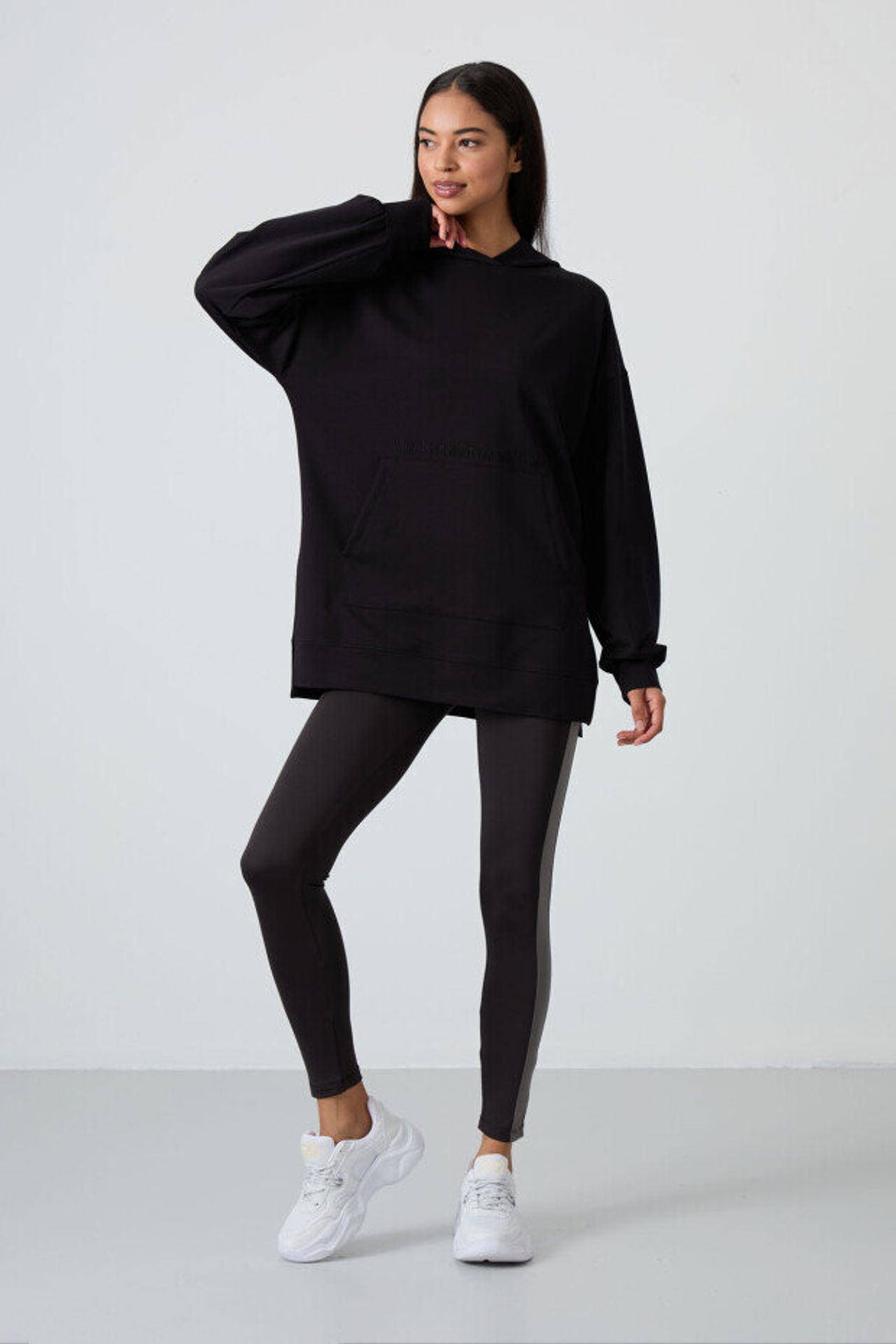 TOMMY Oversized Printed Hooded Sweatshirt With Pocket 2