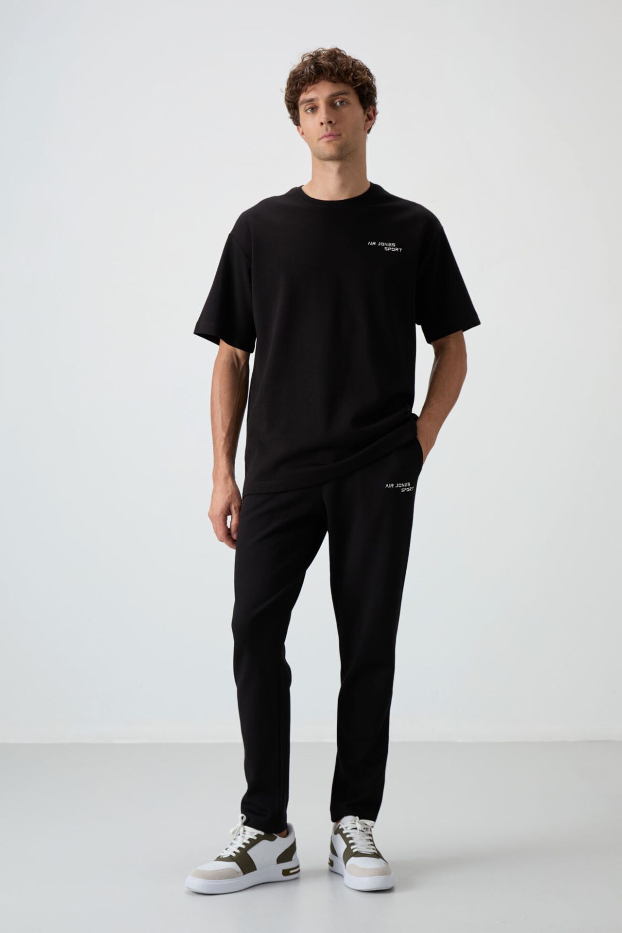 TOMMY Men's Oversized Embroidered Active Set 3