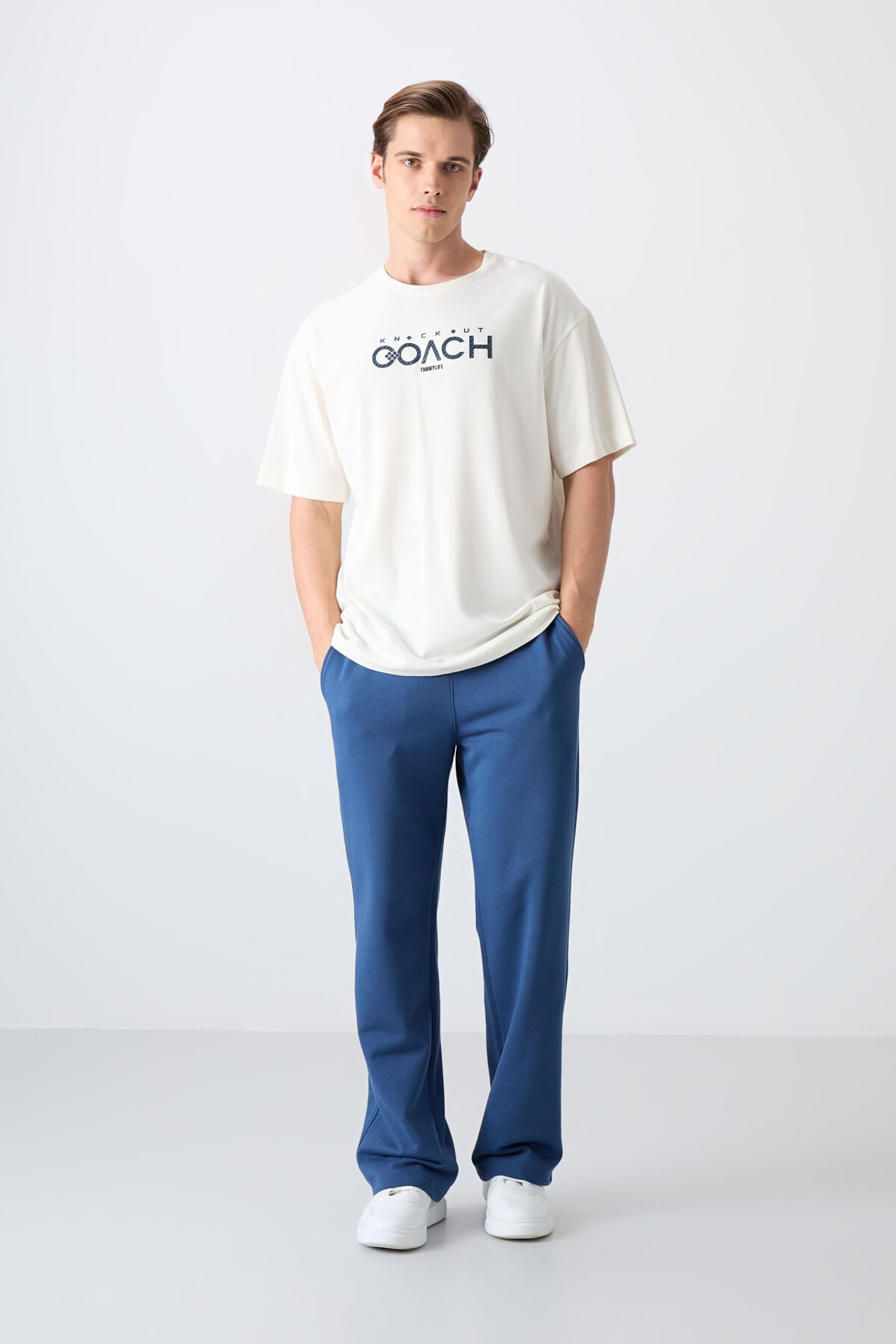 TOMMY Oversized Logo Patch Crew Neck T-Shirt 2