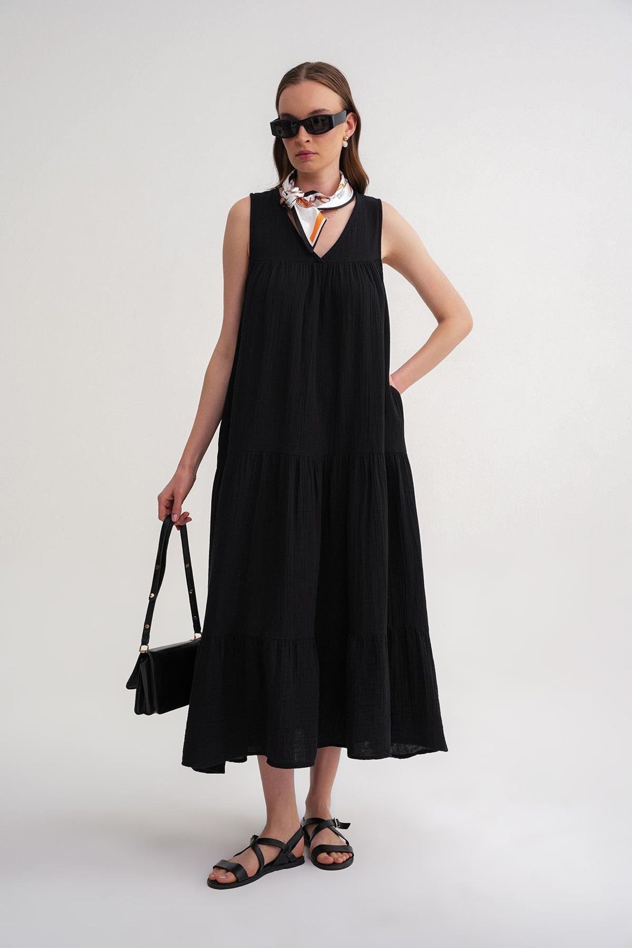 Mixray Sleeveless V-Neck Muslin Midi Dress with Pockets 1