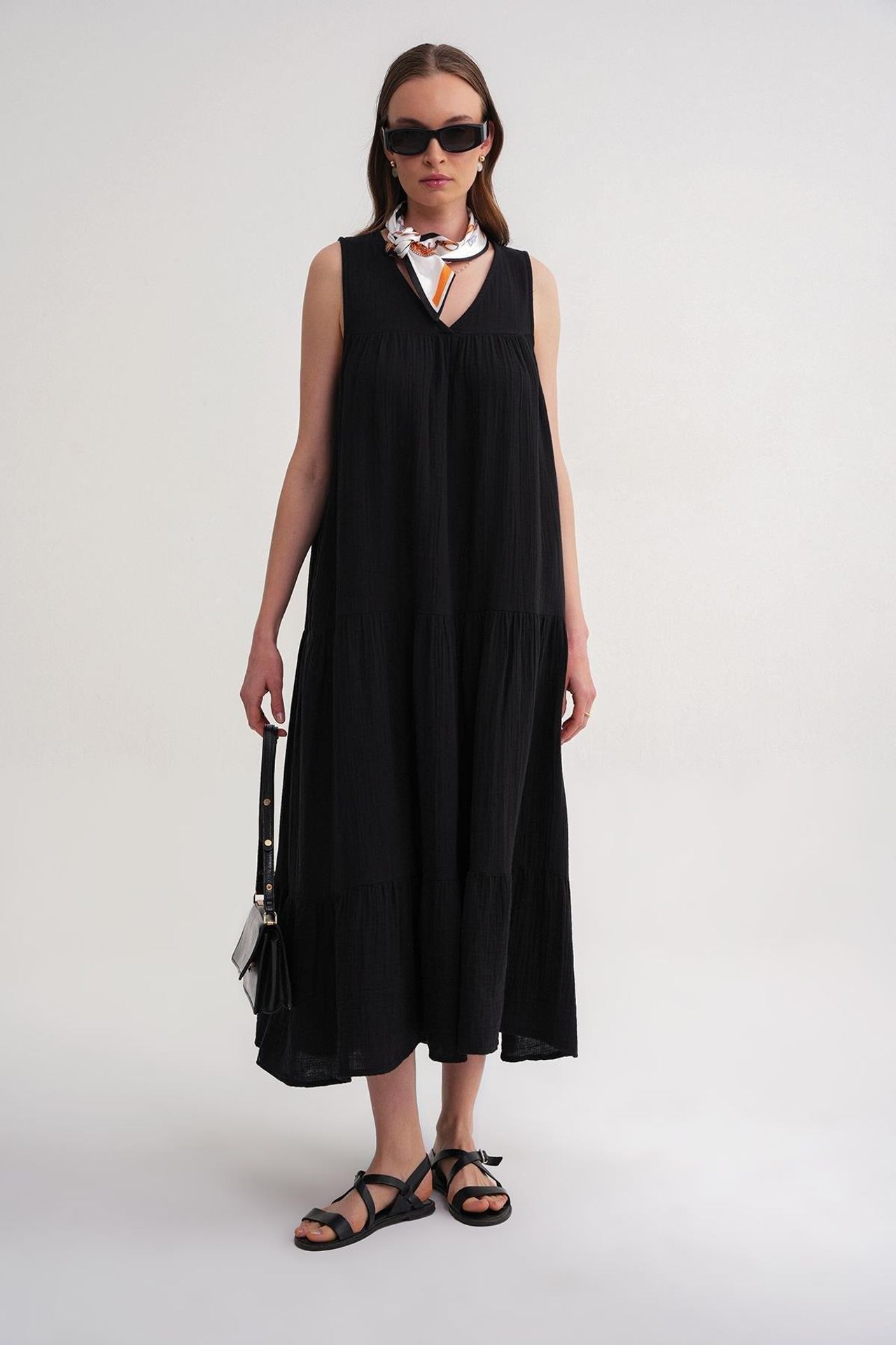 Mixray Sleeveless V-Neck Muslin Midi Dress with Pockets 3