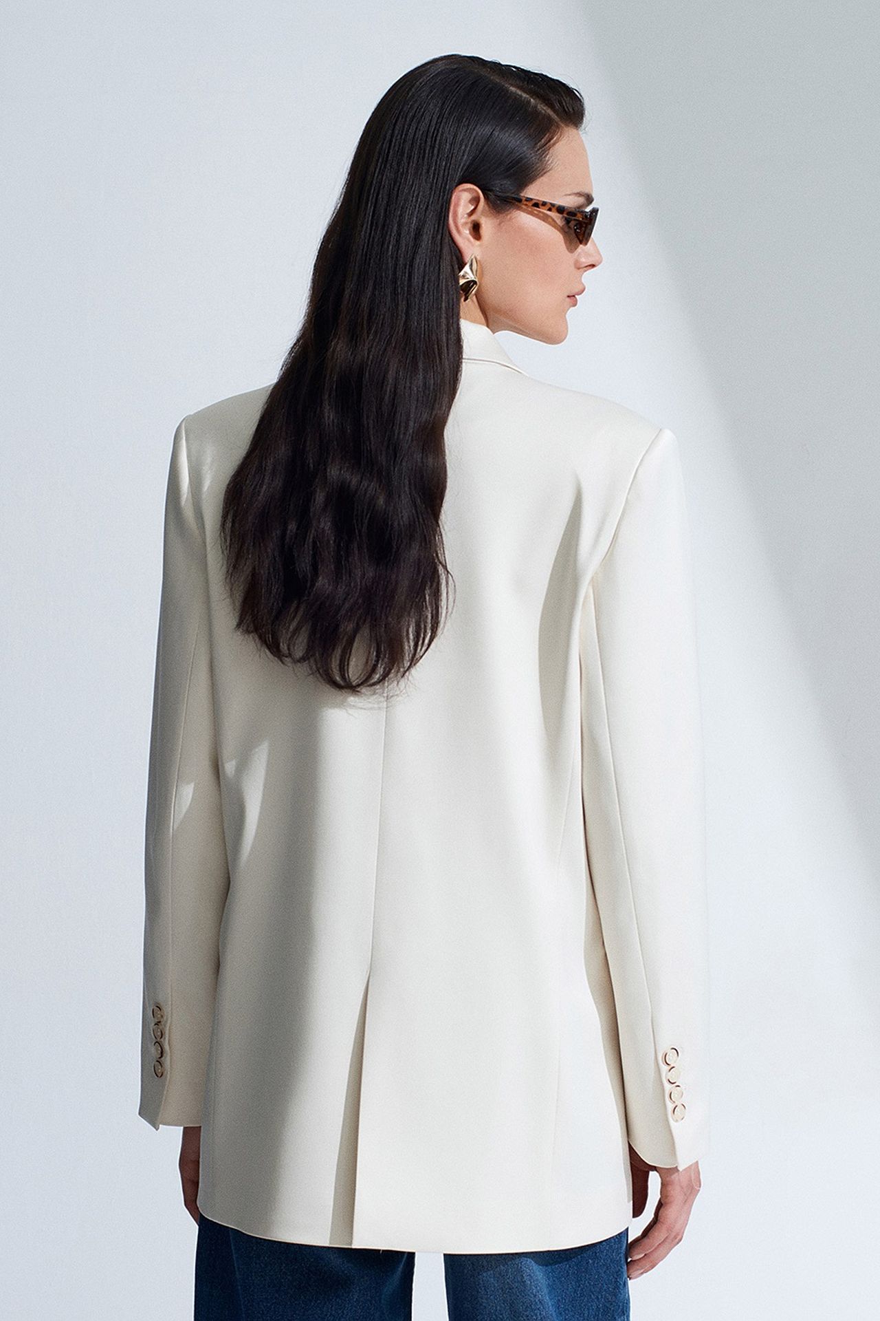 DILVIN Long Satin Shawl-Collar Blazer 2
