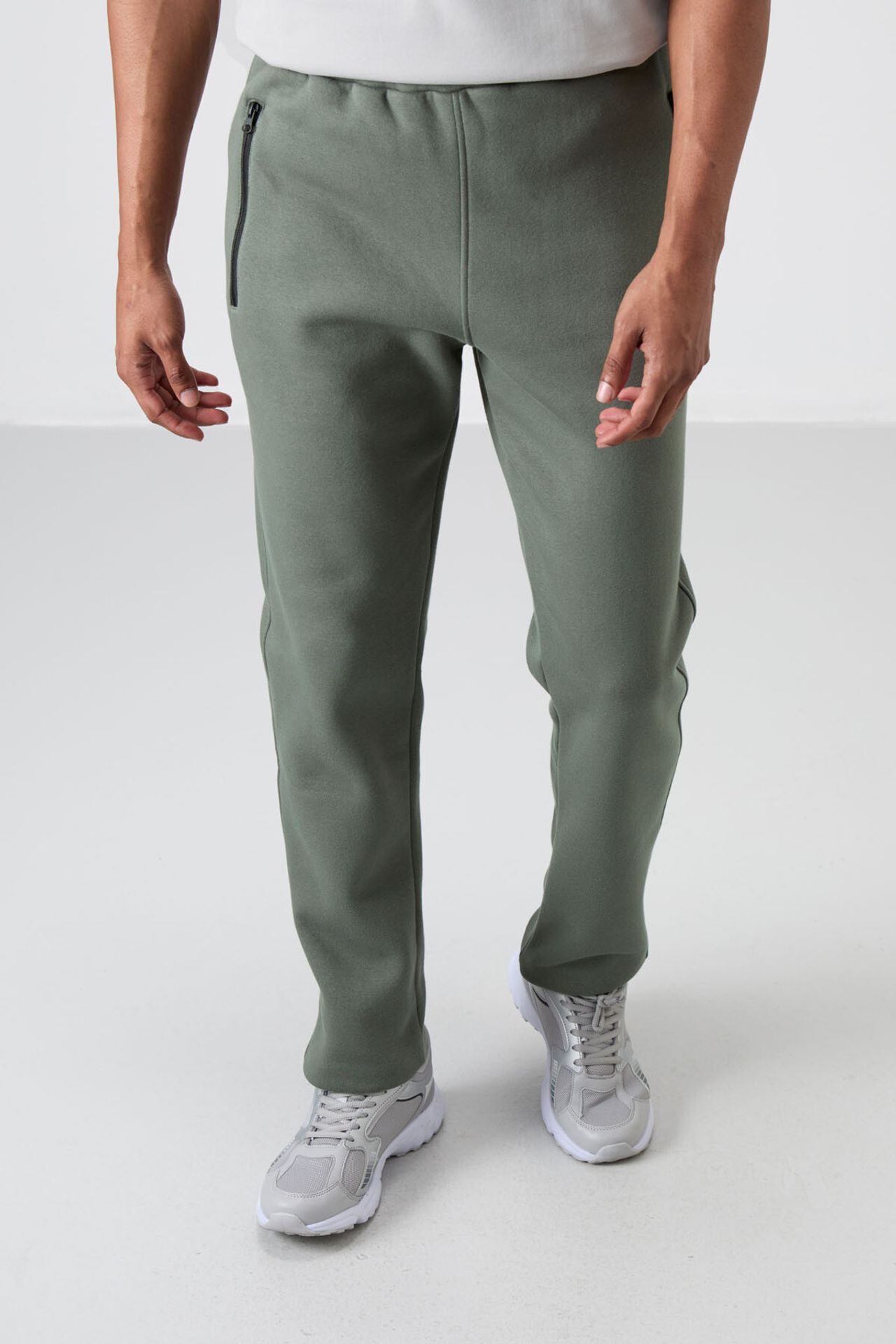 TOMMY Men's Regular Fit Fleece Sweatpants 2