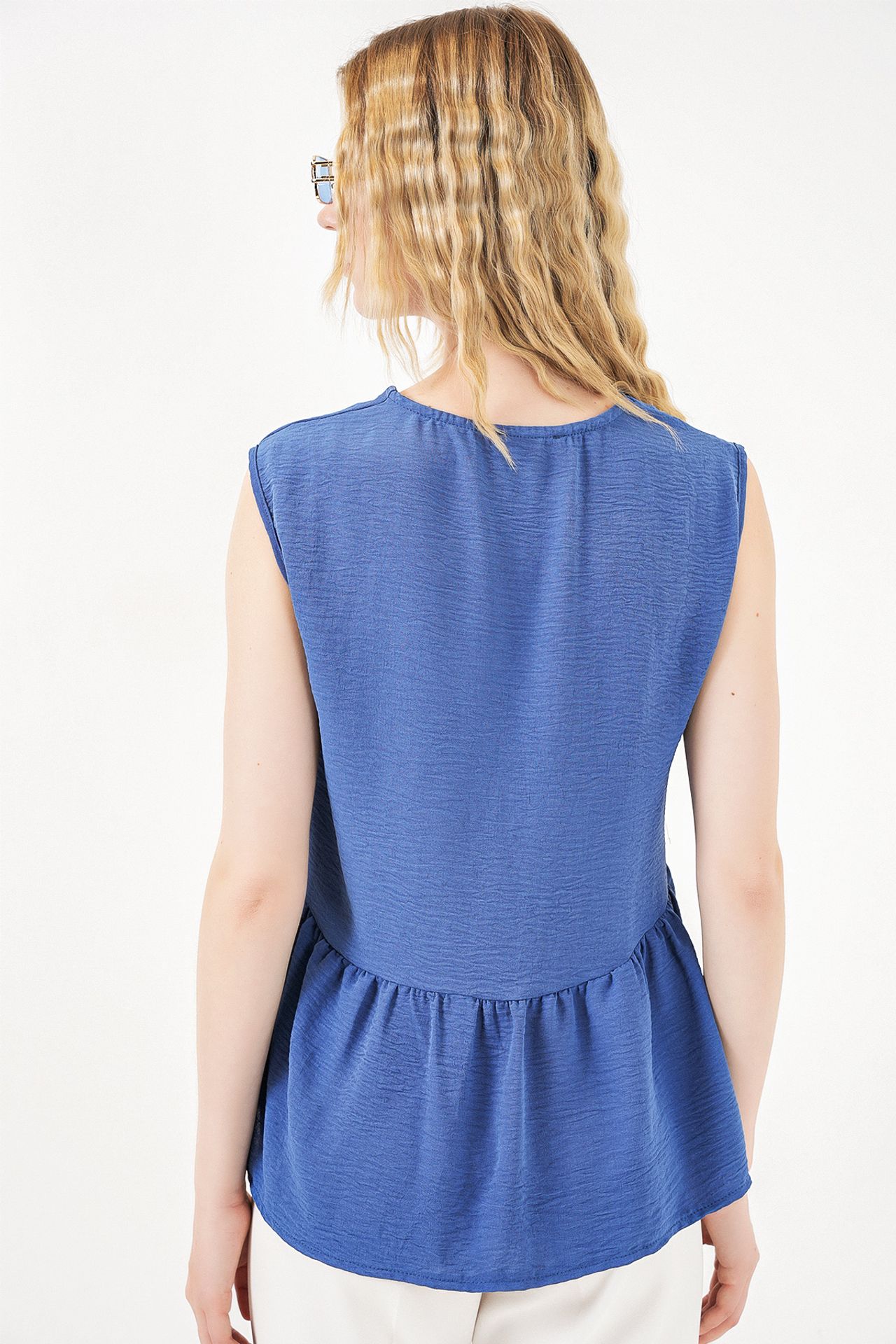 BDART V-Neck Buttoned Sleeveless Blouse 6