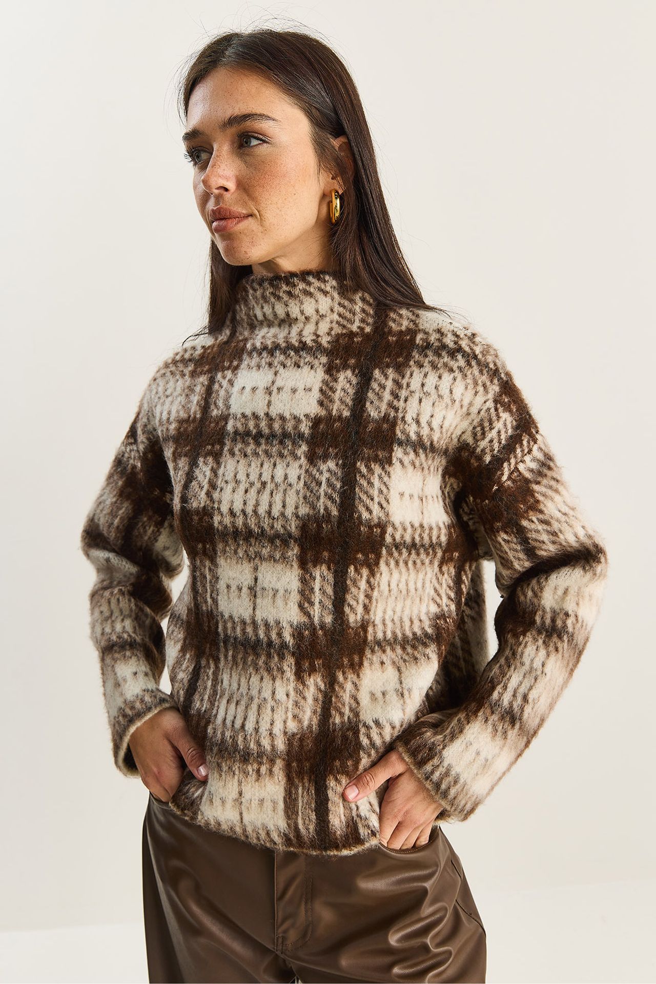 LUCCI Thick Plaid Half Turtleneck Sweater 3