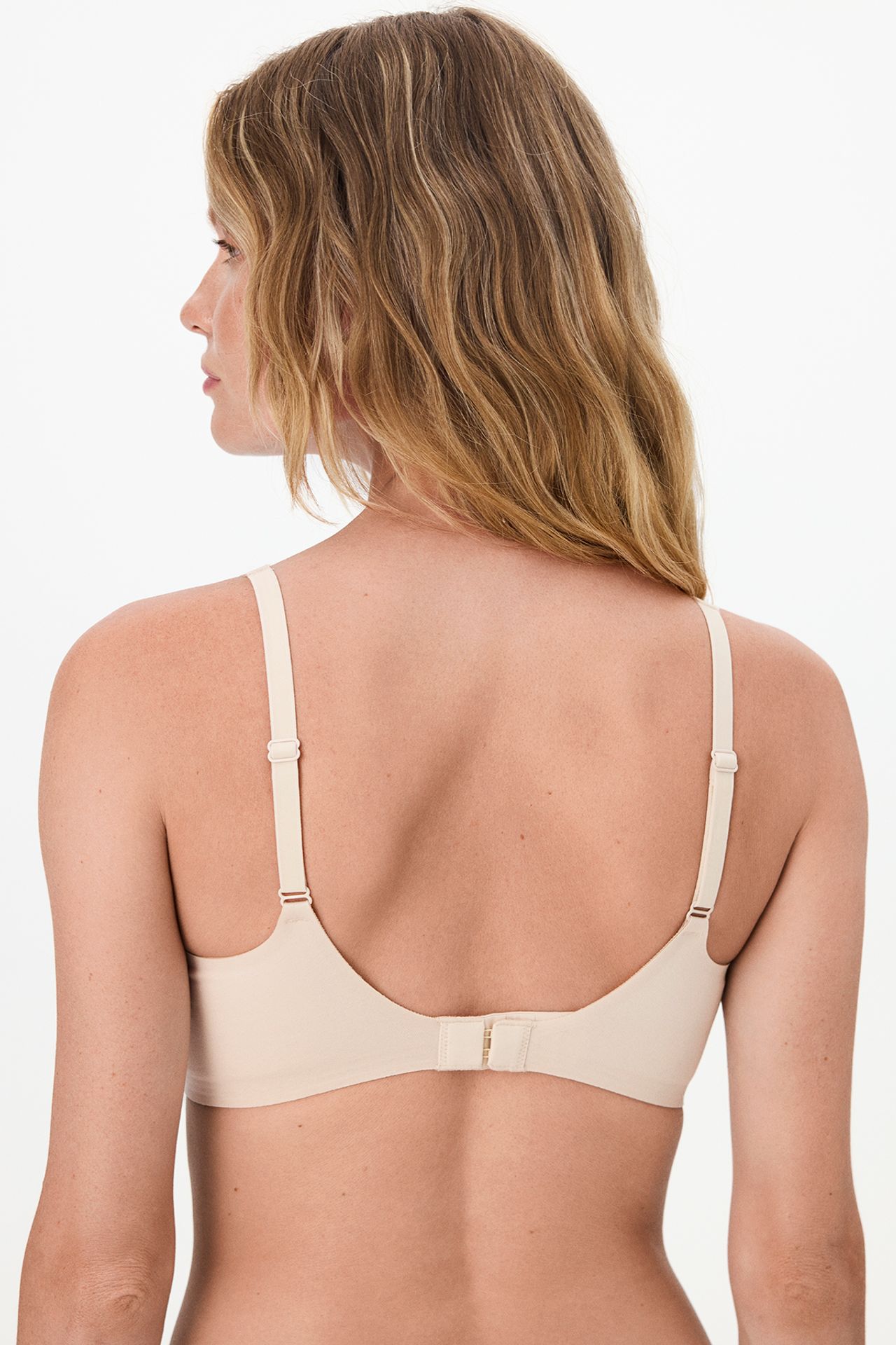 PENTI 24 Hours Decollette Removable Padding Bra