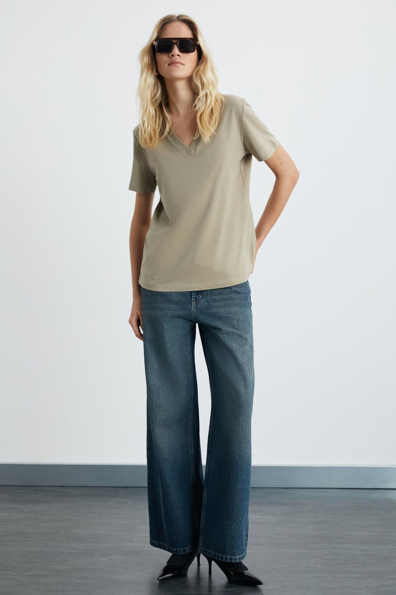 GRIMELANGE V-Neck Short Sleeve T-Shirt 2