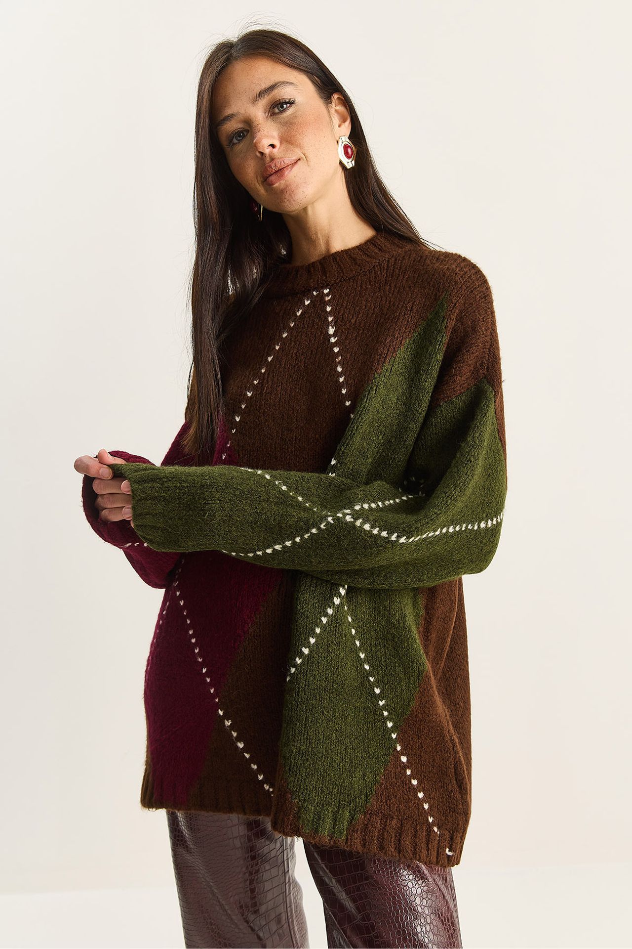 LUCCI Oversized Knitted Diamond Pattern Sweater 3