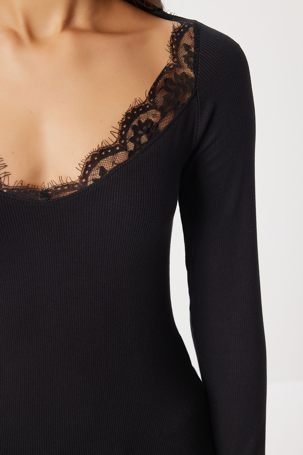ISTANBUL Lace U Collar Long Sleeve Fitted Blouse 5