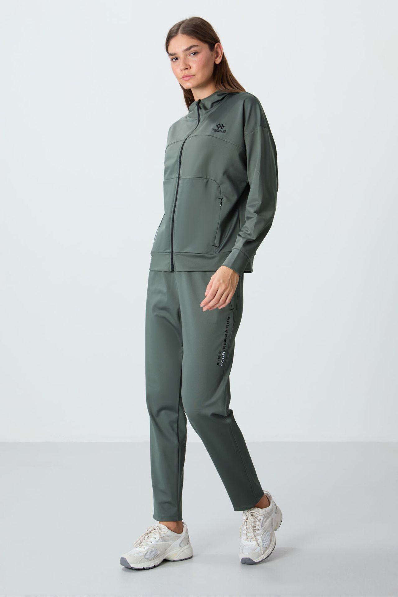 TOMMY Women’s Hooded Zip Sweatshirt And Pants Set 1