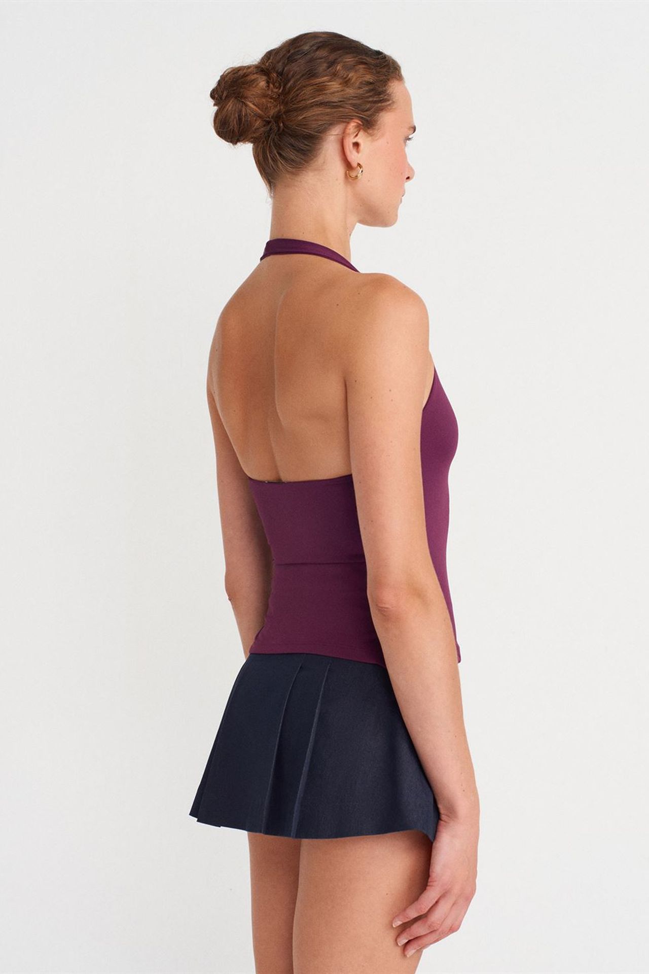 DILVIN Women's Slim Fit Halter Neck Cut-Out Top 2