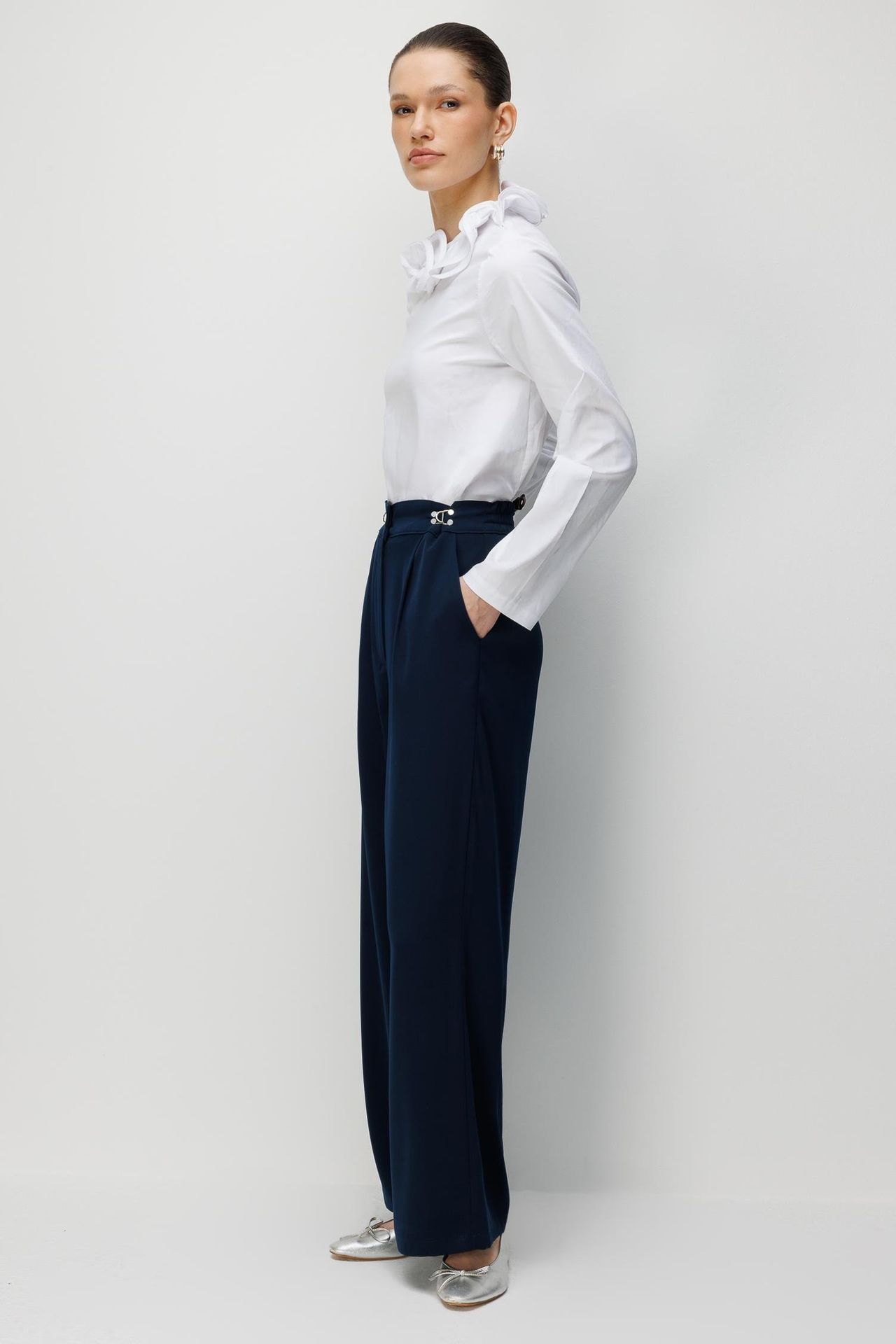 MIXRAY High Waist Wide Leg Pants with Accessory Detail 5
