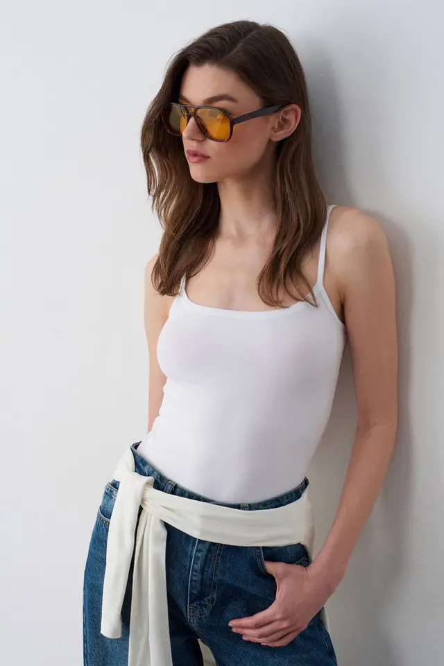 DILVIN Slim-fit Sleeveless Square-neck Blouse