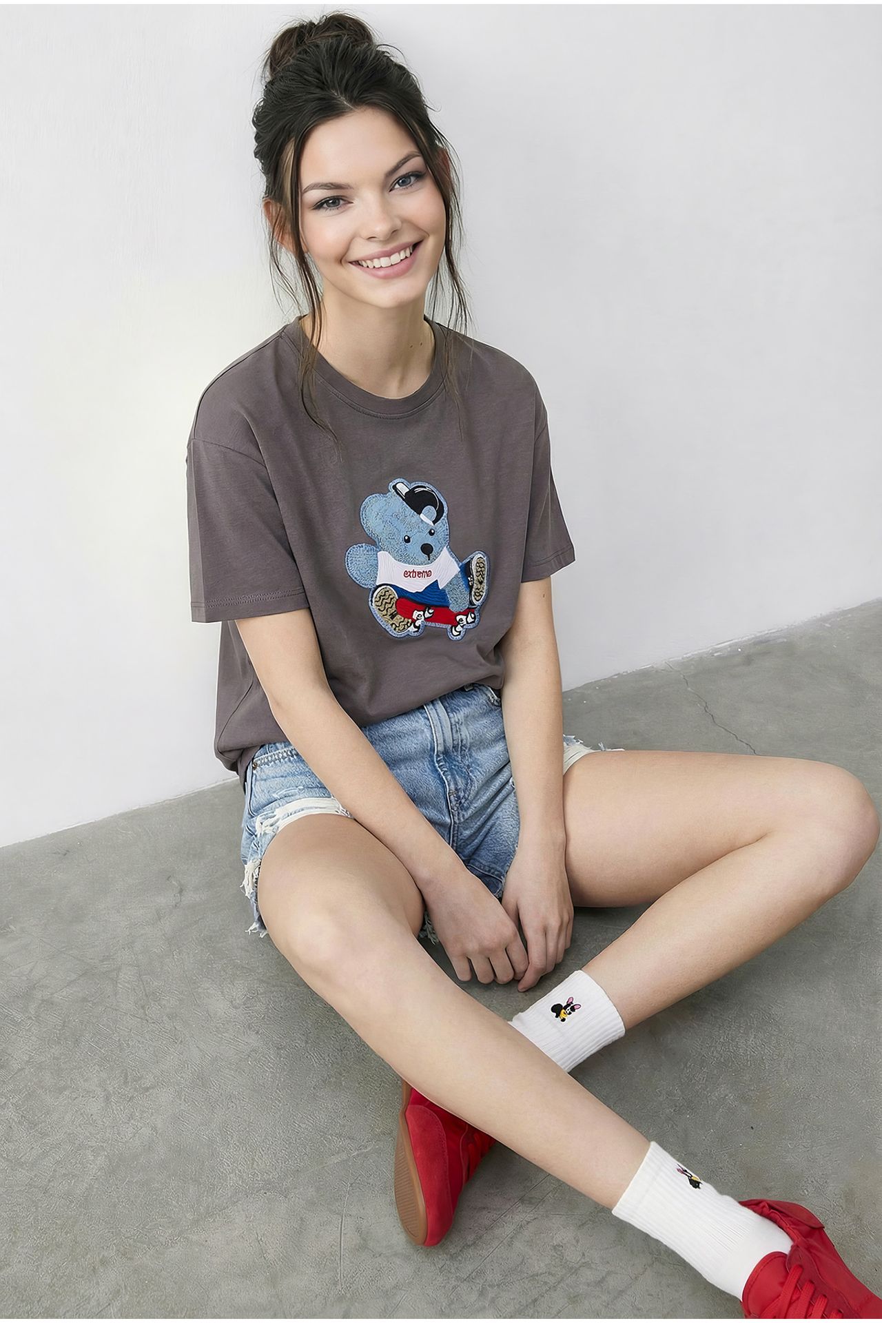 LUCCI Embroidered Crew Neck T-Shirt 2