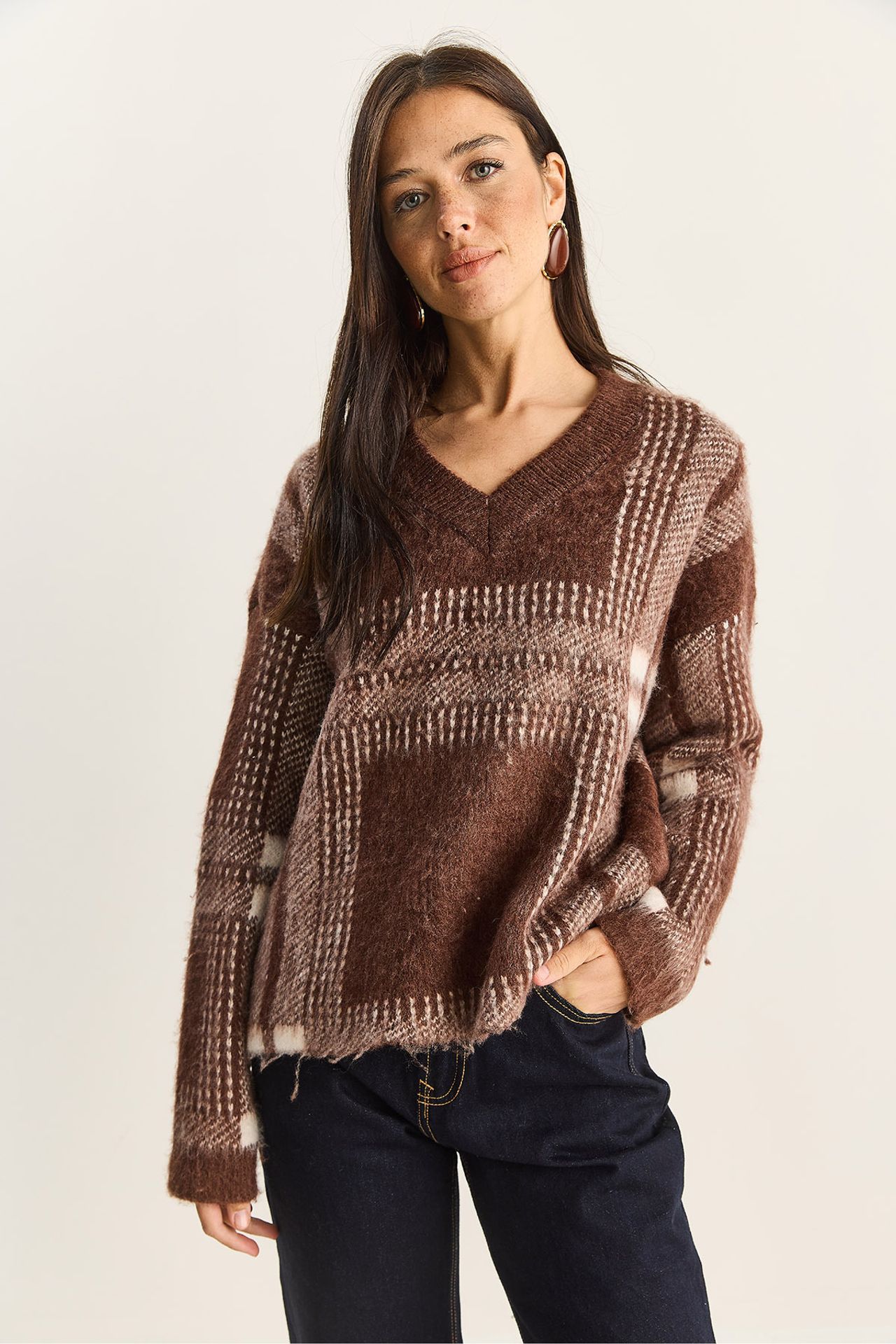 LUCCI Plaid V-Neck Long Sleeve Knit Sweater 2