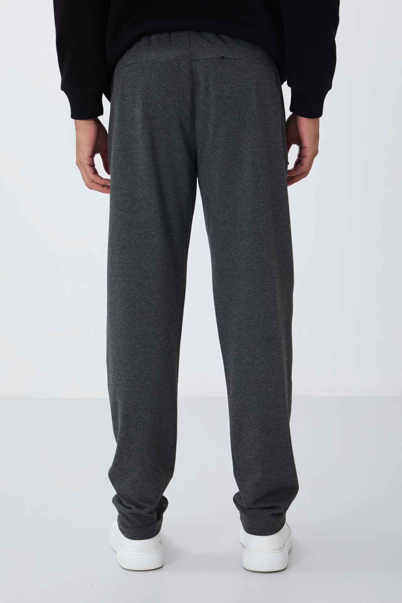 TOMMY Men's Slim-fit Straight-leg Sweatpants 6