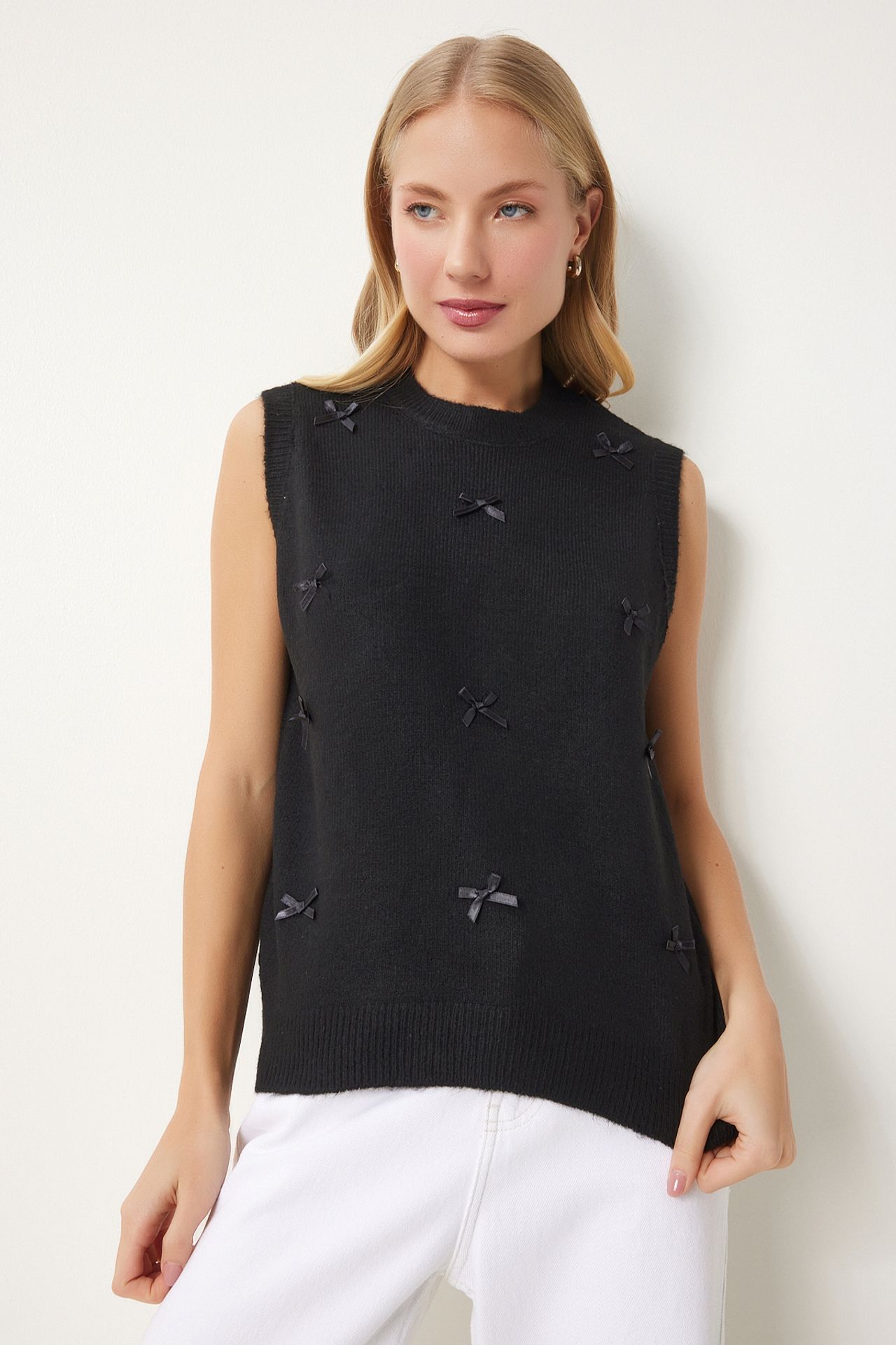 ISTANBUL Textured Knit Sweater Vest with Bow Detail 1