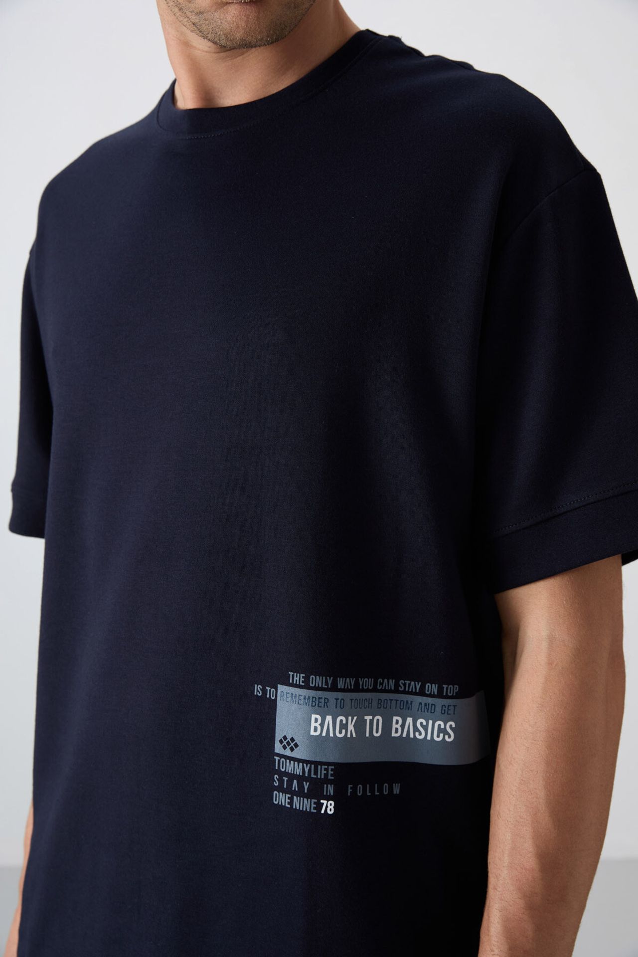 TOMMY Oversized Cotton-Blend Crew Neck T-Shirt 3