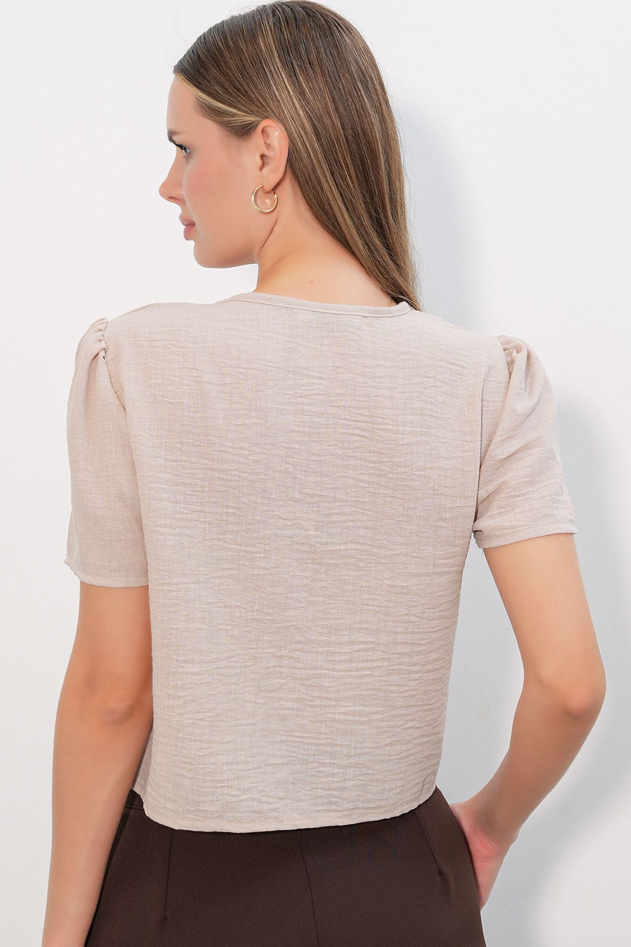 BDART Textured V-Neck Linen Blend Crop Top 6