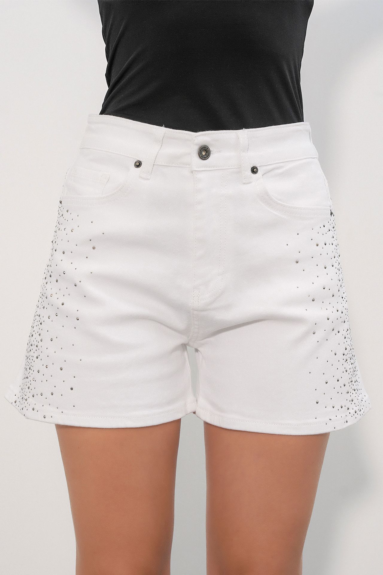 BDART High-Waist Polka Dot Denim Shorts With Belt 2