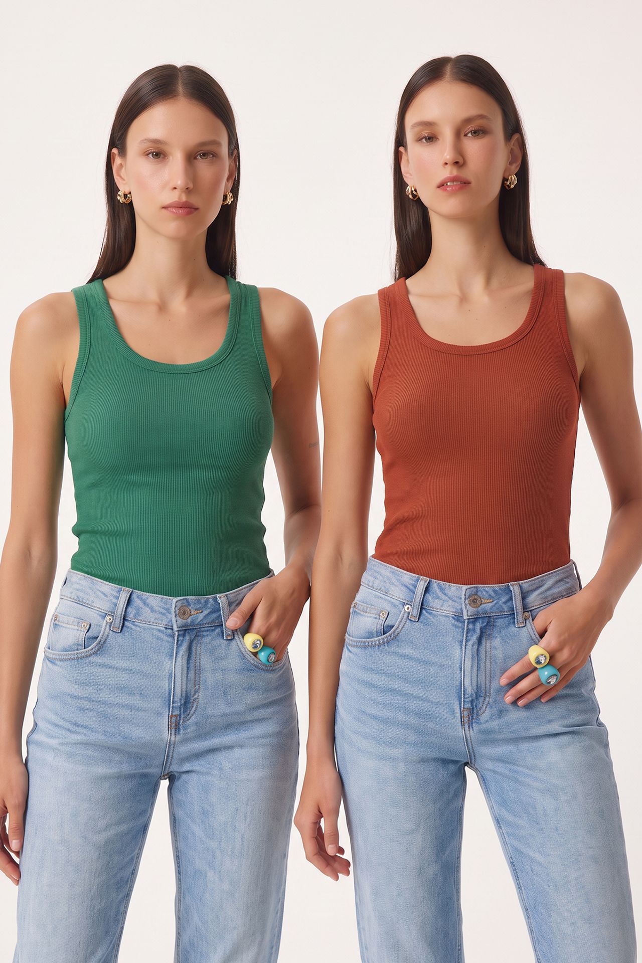 ISTANBUL Fitted U Collar Knitted 2- Pack Tank Top 1