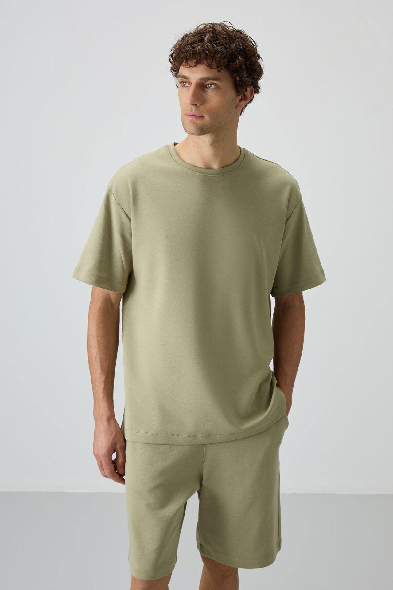 TOMMY Oversized T-Shirt And Shorts Set 4