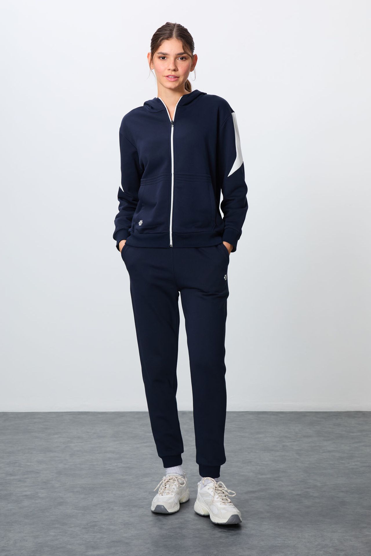 TOMMY Oversized Hooded Zip Sweatshirt And Pants Set 4