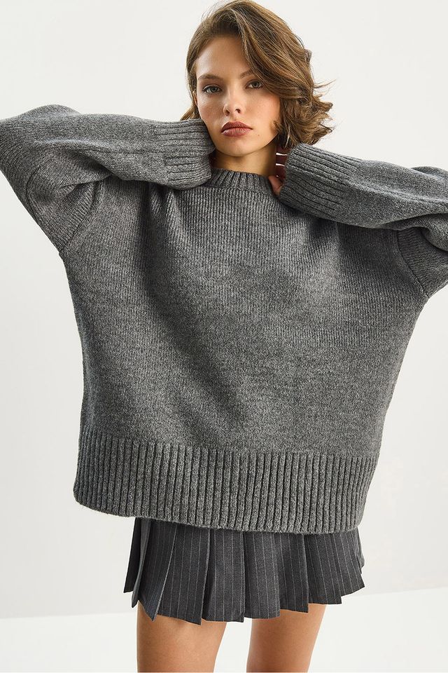 LUCCI Textured Oversize Knit Sweater with Crew Neck