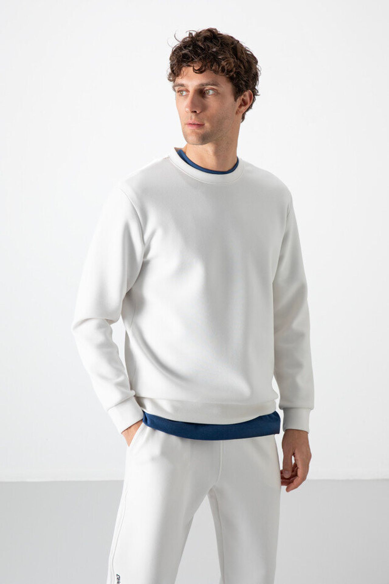 TOMMY Men's Plain Crew Neck Sweatshirt 3