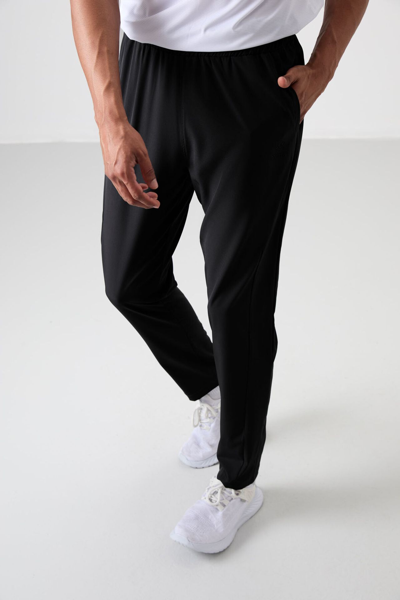 TOMMY Men's Straight-leg Seamless Sweatpants 2