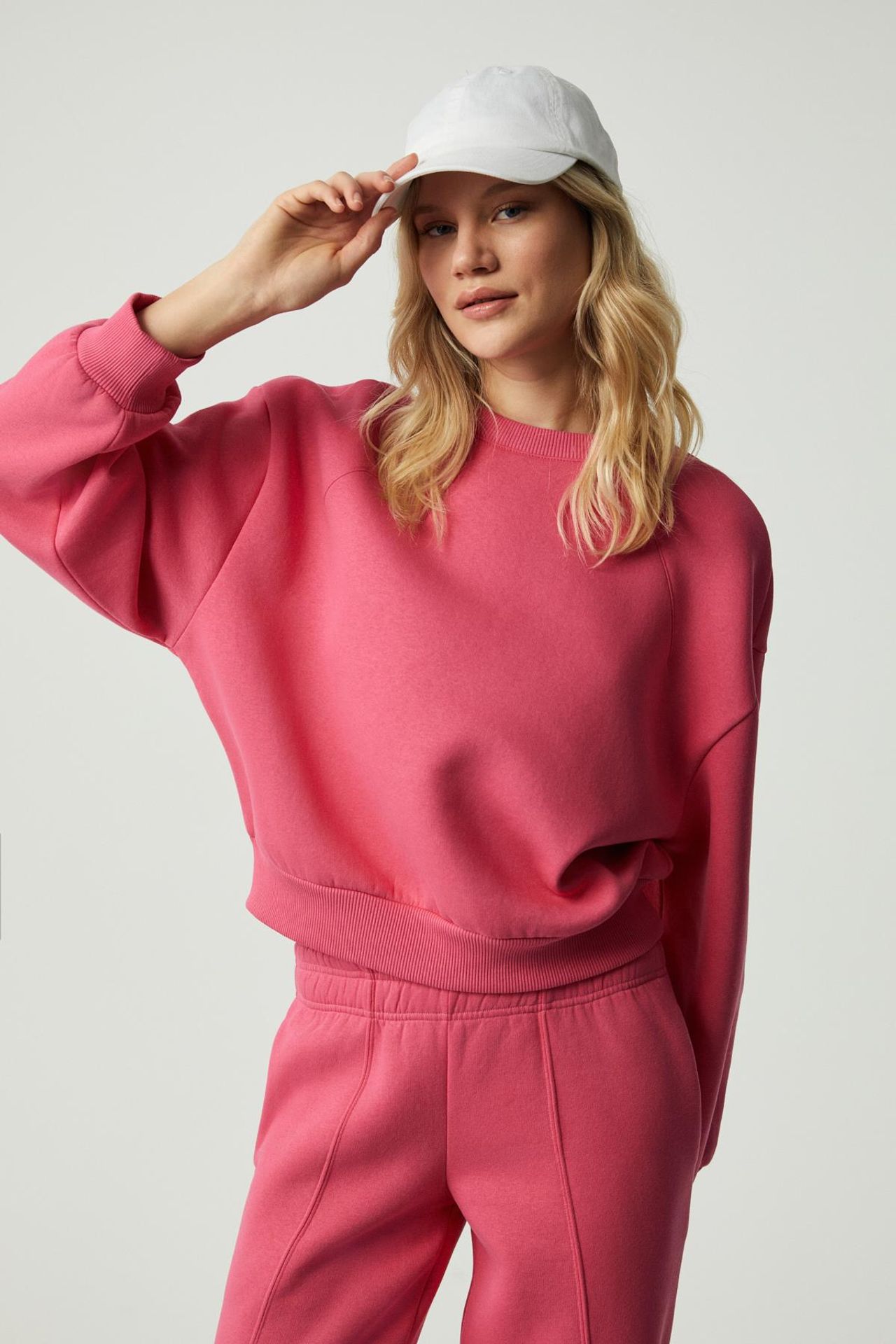 GRIMELANGE Relaxed Crew Neck Sweatshirt 1