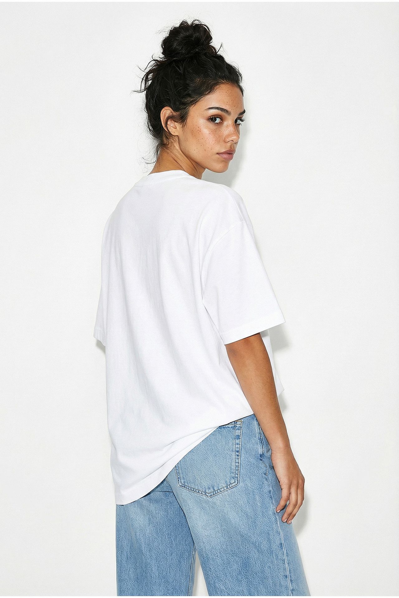 LUCCI Oversized Printed Crew Neck T-Shirt with Accessory Detail 4