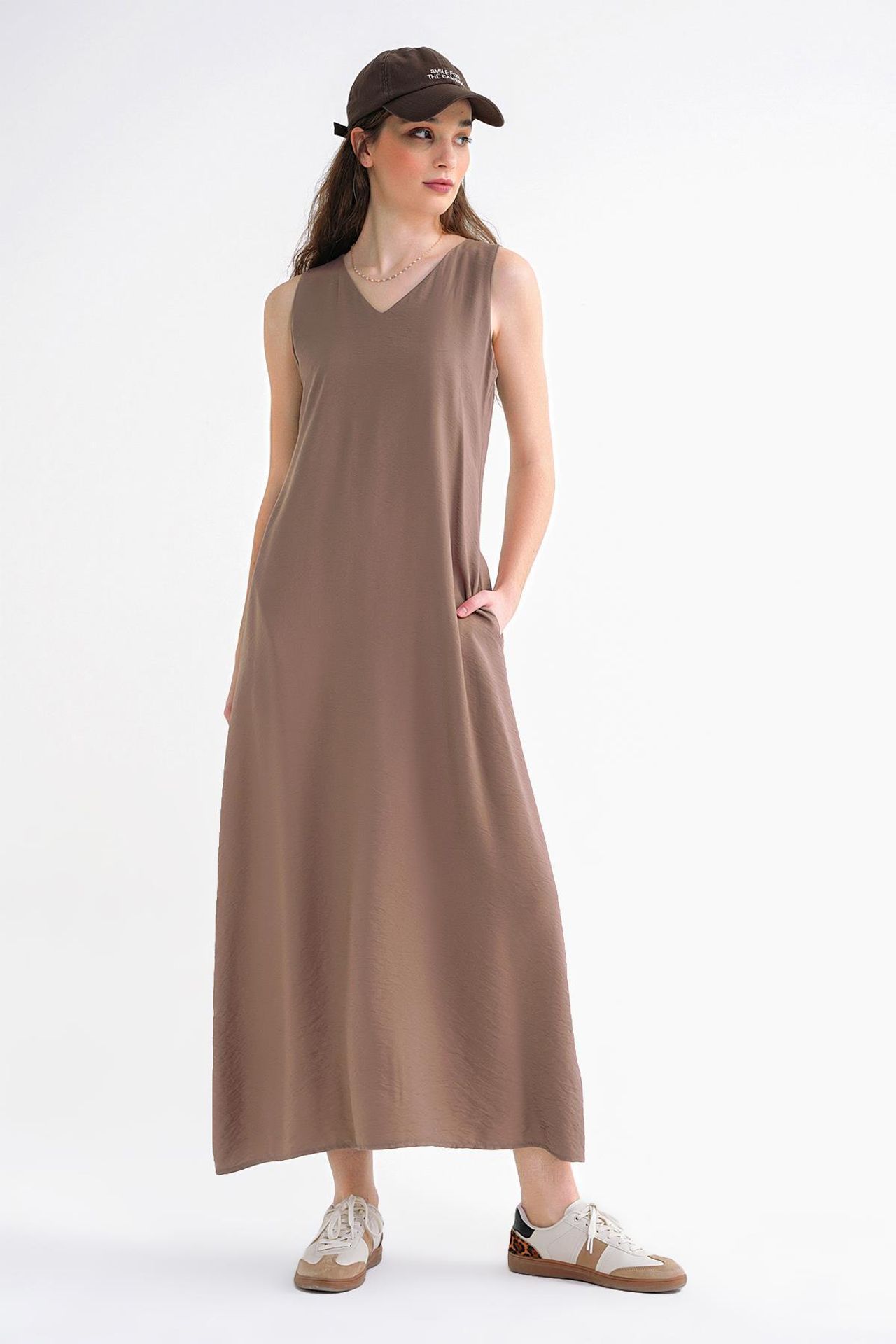 Mixray V-Neck Sleeveless Maxi Dress with Pockets 4