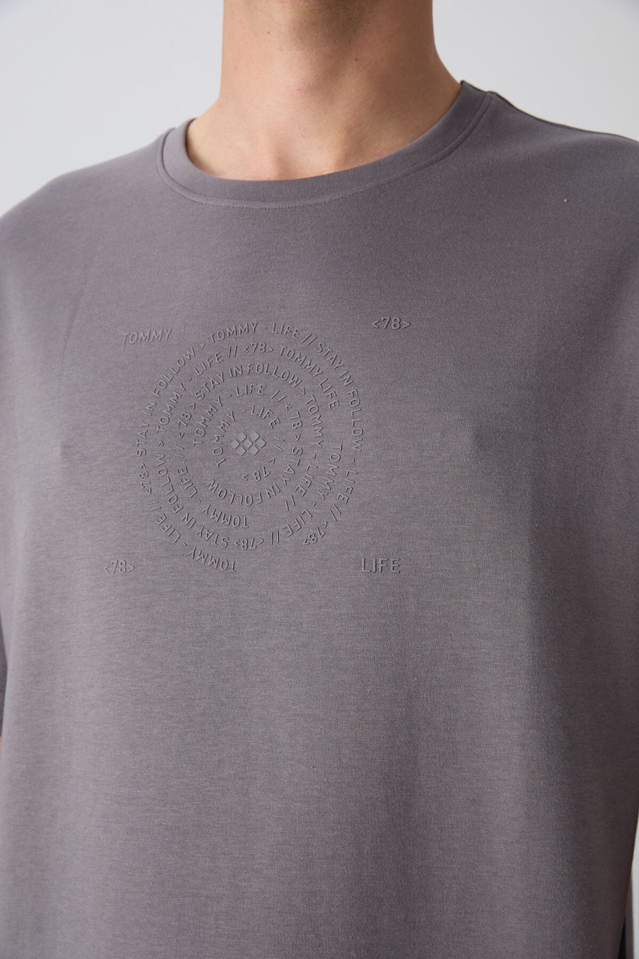 TOMMY Oversized Cotton-Blend Crew Neck T-Shirt 4