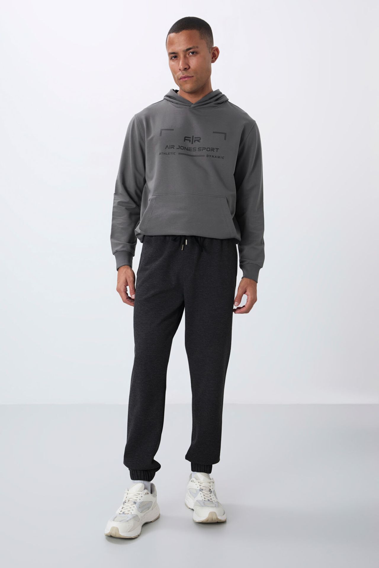 TOMMY Men's Regular Fit Fleece Sweatpants 1