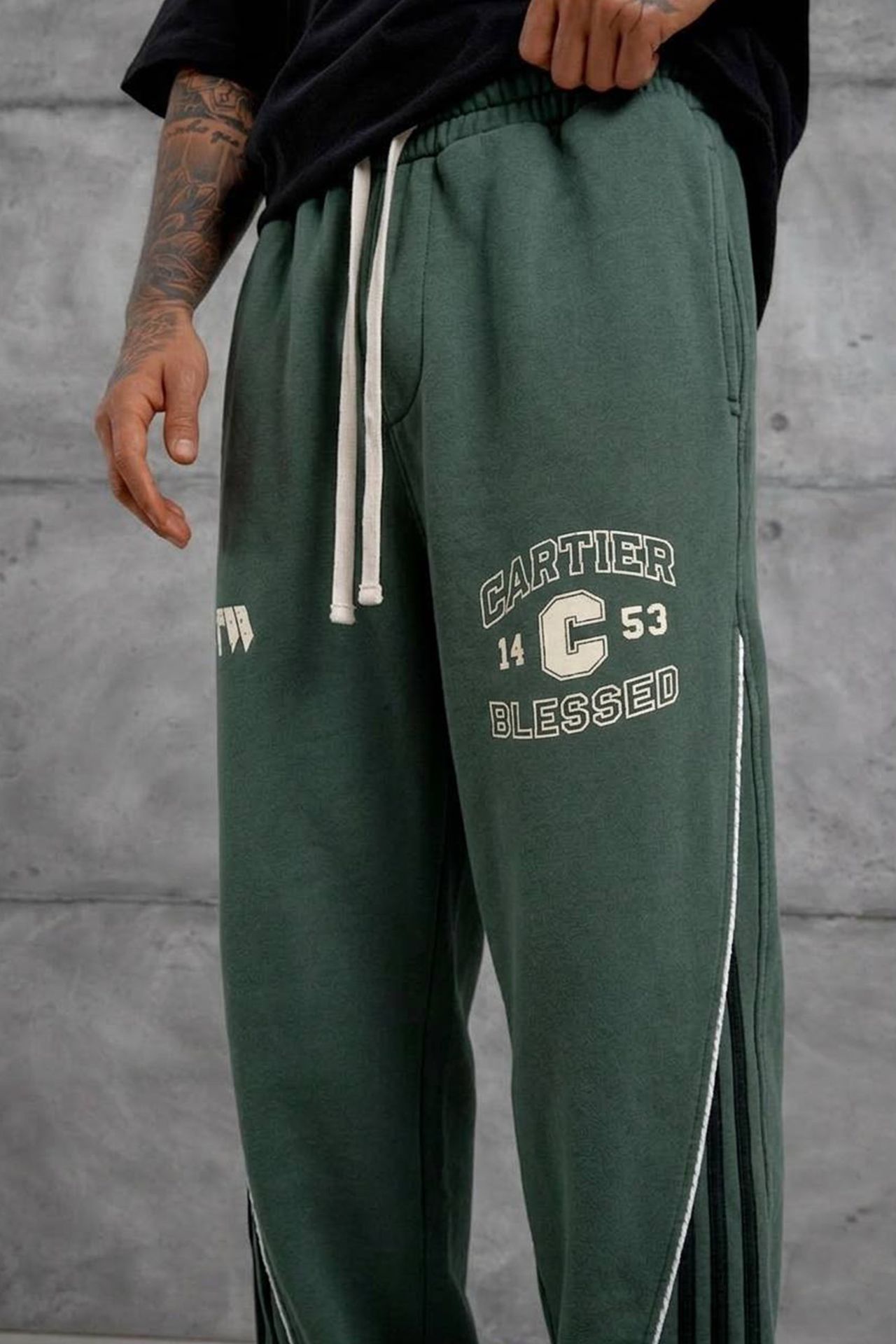 NOMARC Bol Geniş Paça Yazı Baskılı Jogger Pantolon 3