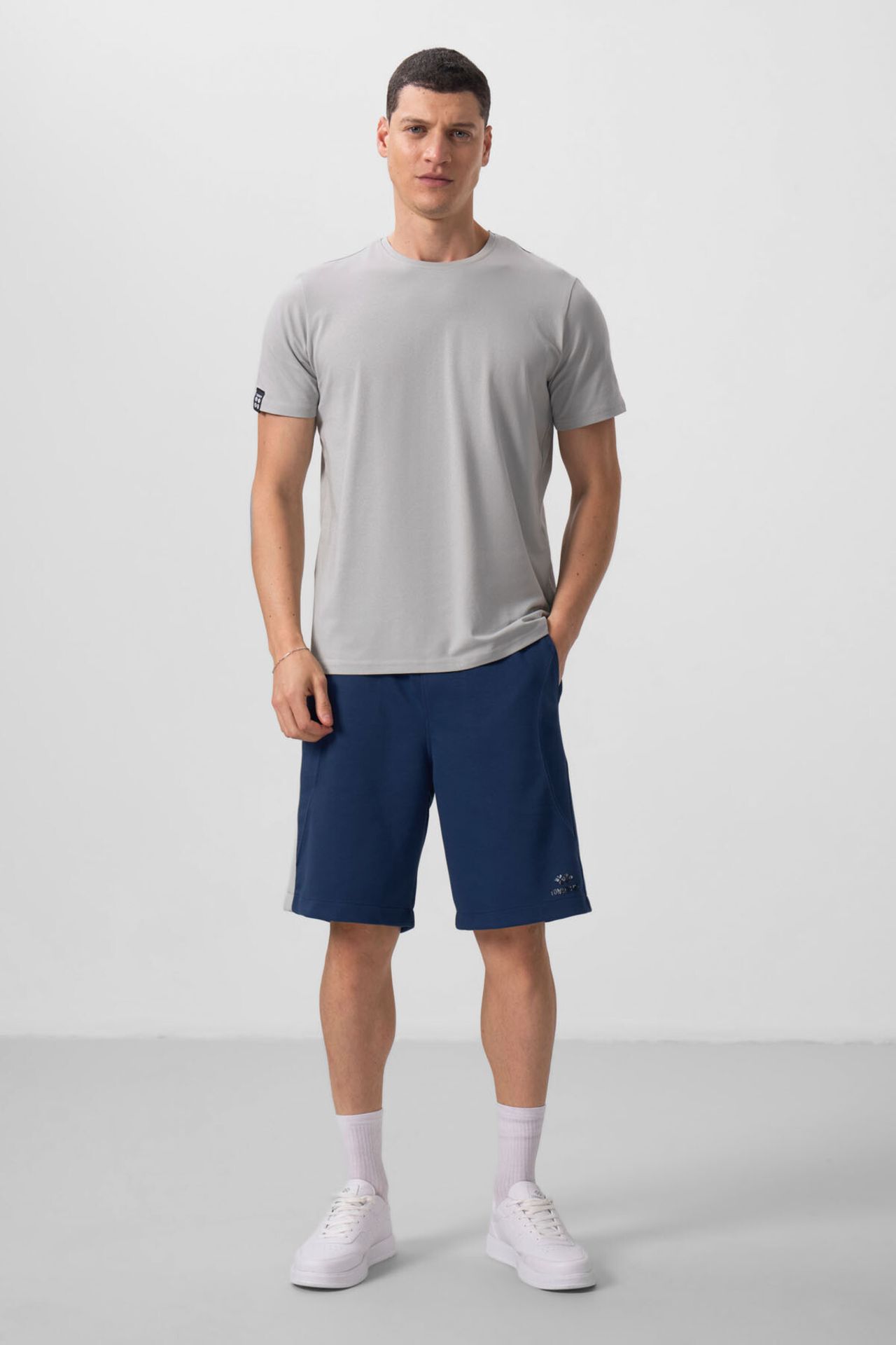 TOMMY Men's Cotton Elastane Crew Neck T-Shirt 3