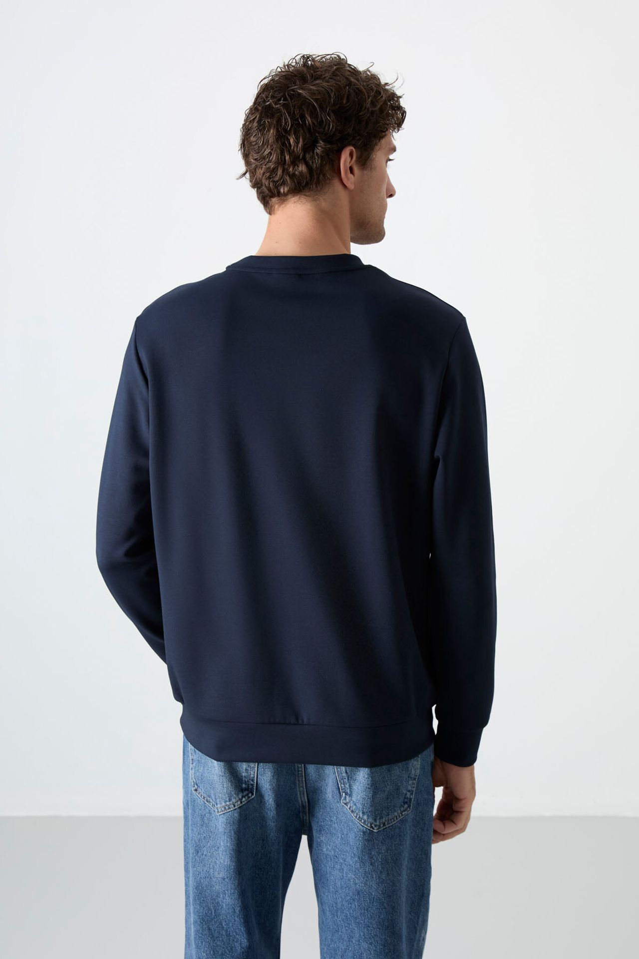 TOMMY Men's Plain Crew Neck Sweatshirt 6