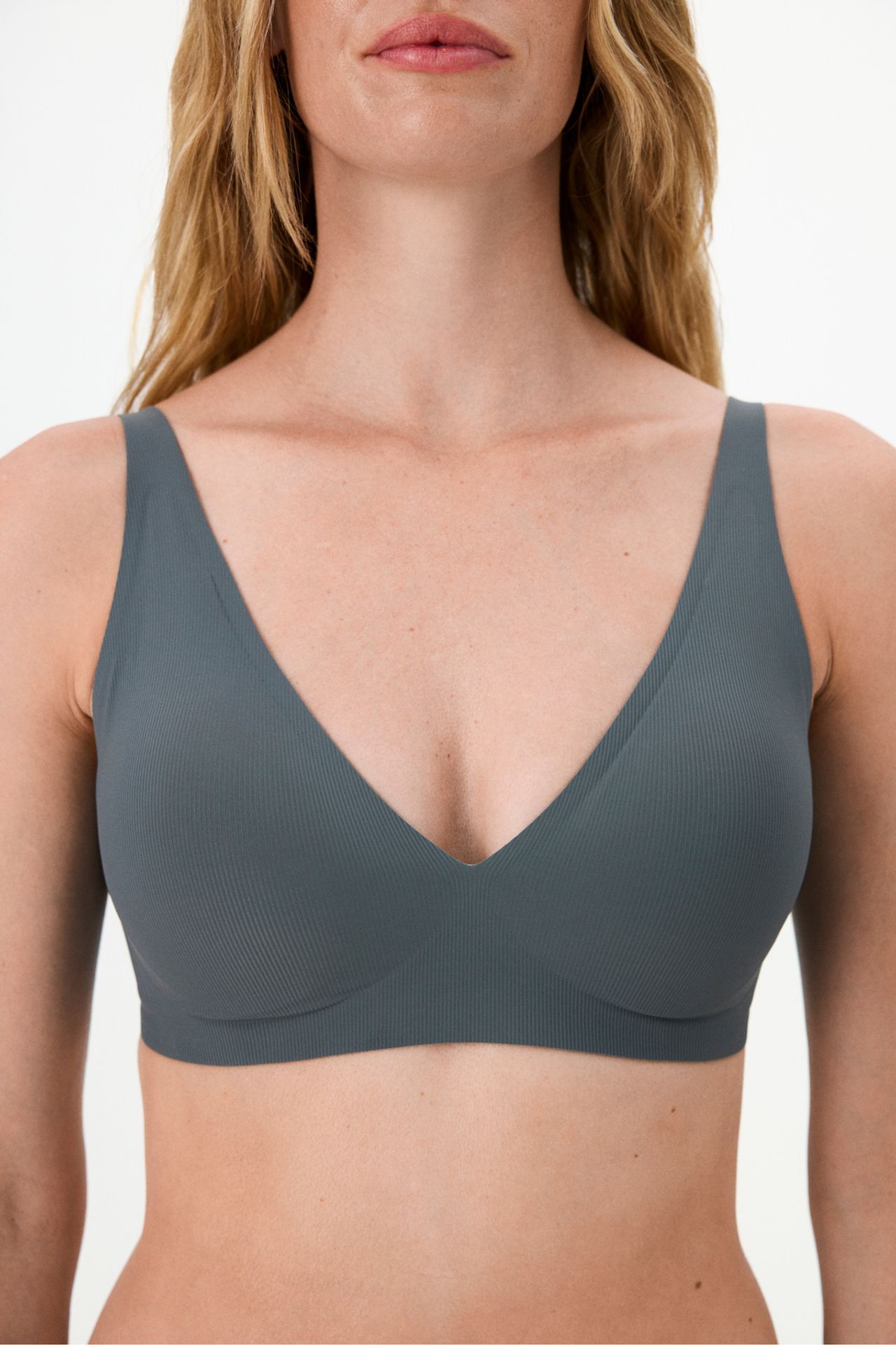 PENTI No-Show Fit Decolette Padded Bra 4