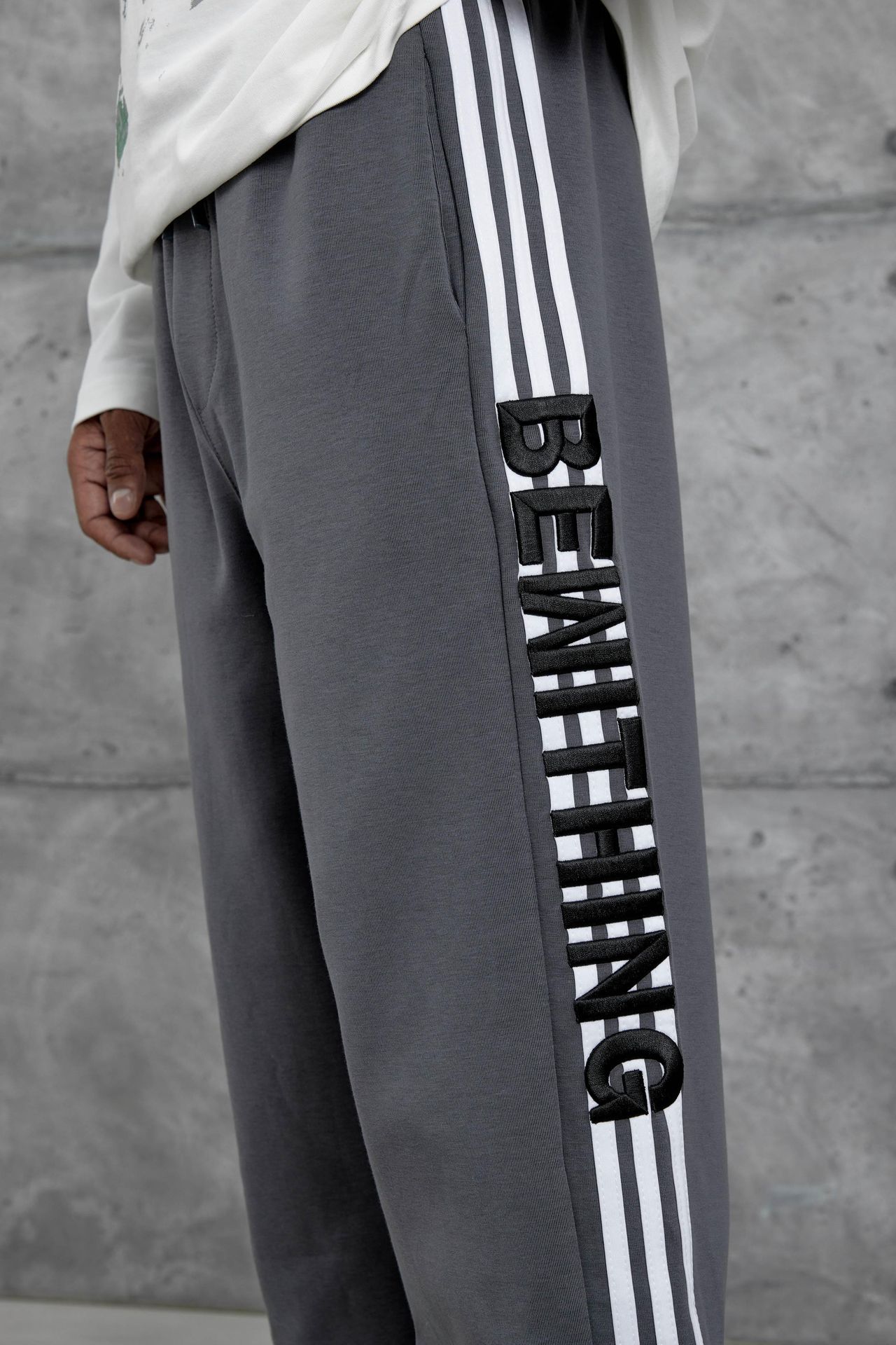 NOMARC Bol Baskılı Geniş Paça Jogger 3