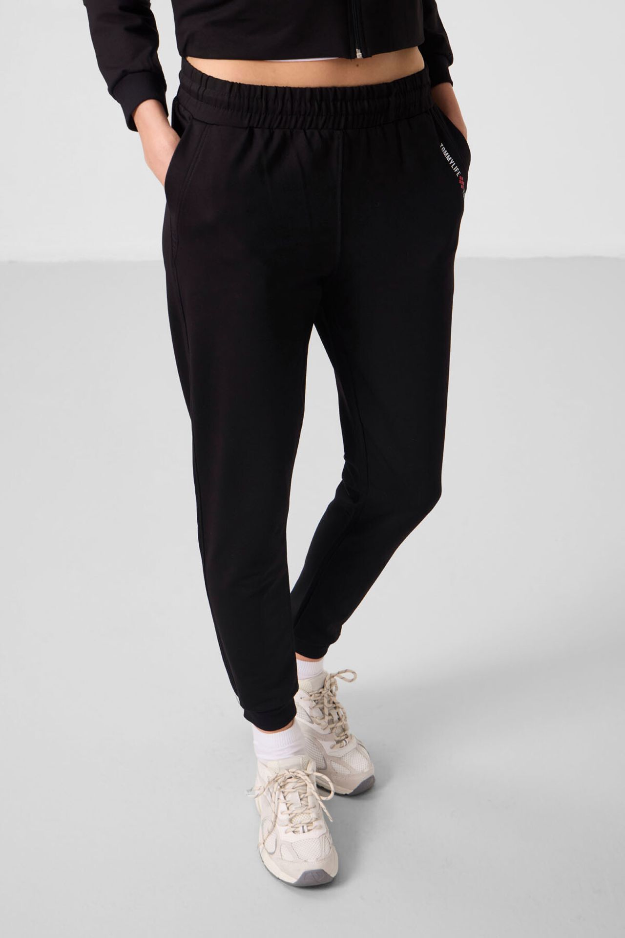 TOMMY Oversized Hooded Zip Sweatshirt And Pants Set 6