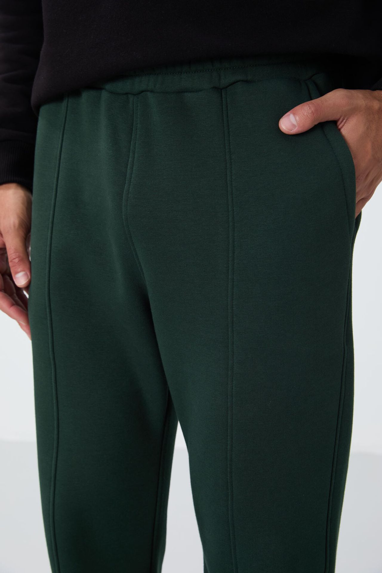 TOMMY Men's Regular Fit Fleece Sweatpants 3